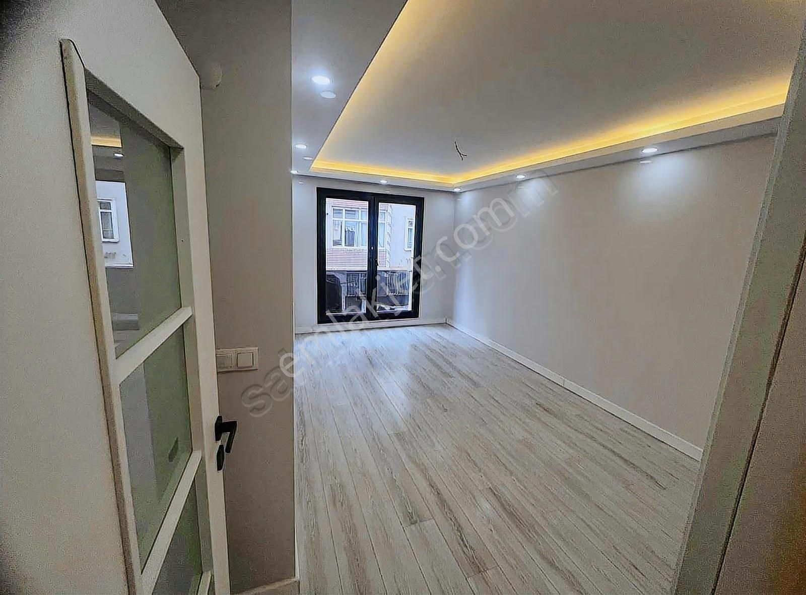 Cuma Pazarında 2+1 Kat 1 Asansör Ü Bina Da - Görsel 15