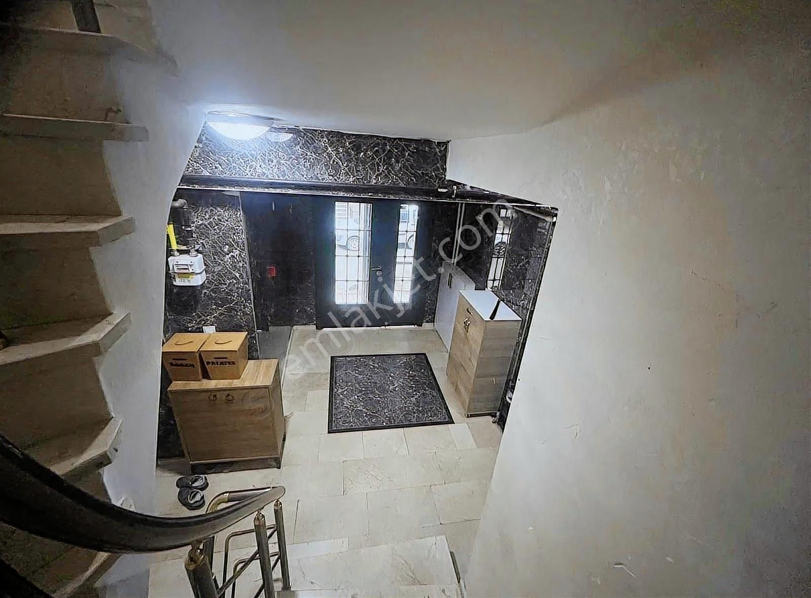 Cuma Pazarında 2+1 Kat 1 Asansör Ü Bina Da - Görsel 7