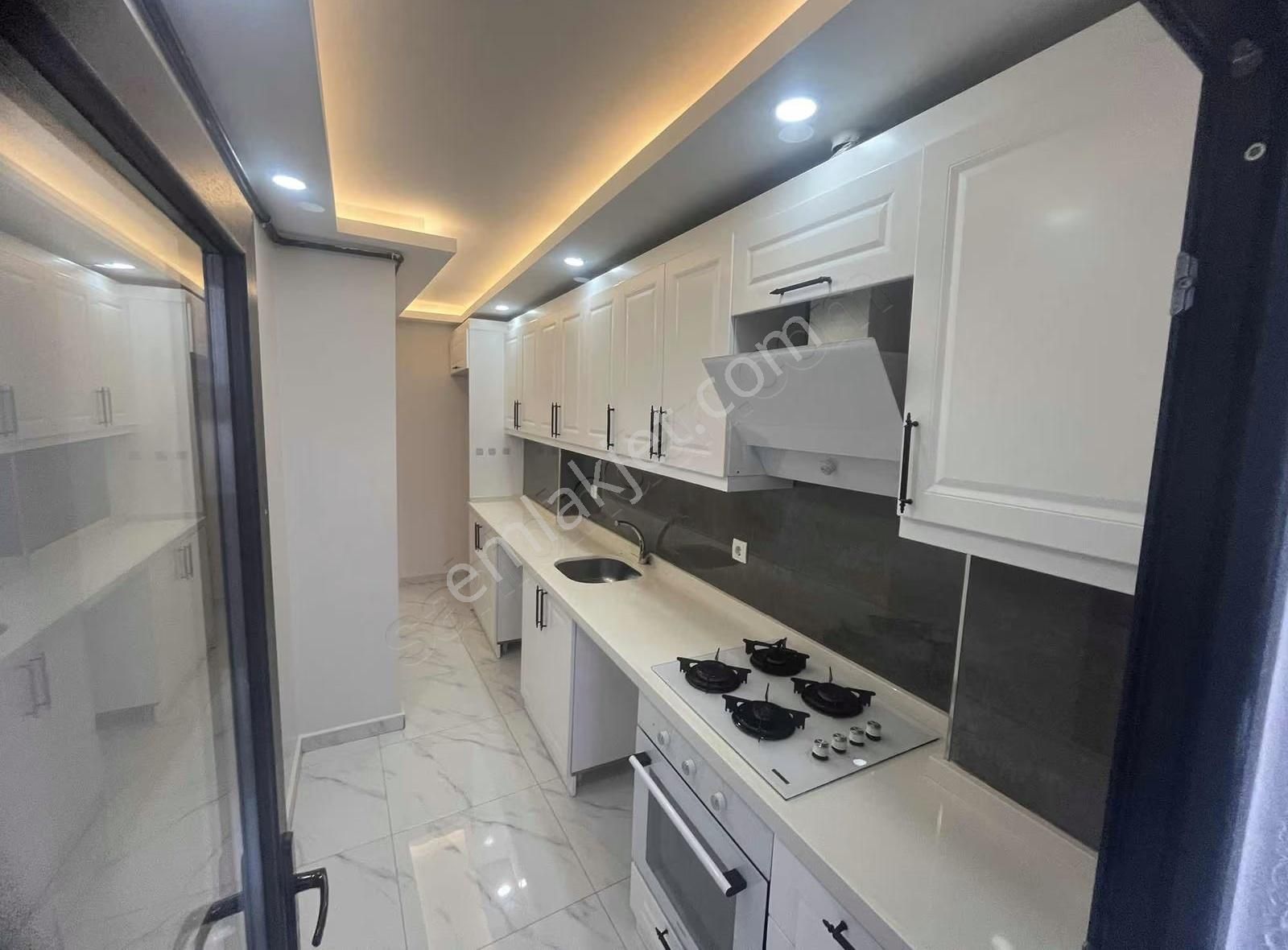 Cuma Pazarında 2+1 Kat 1 Asansör Ü Bina Da - Görsel 26