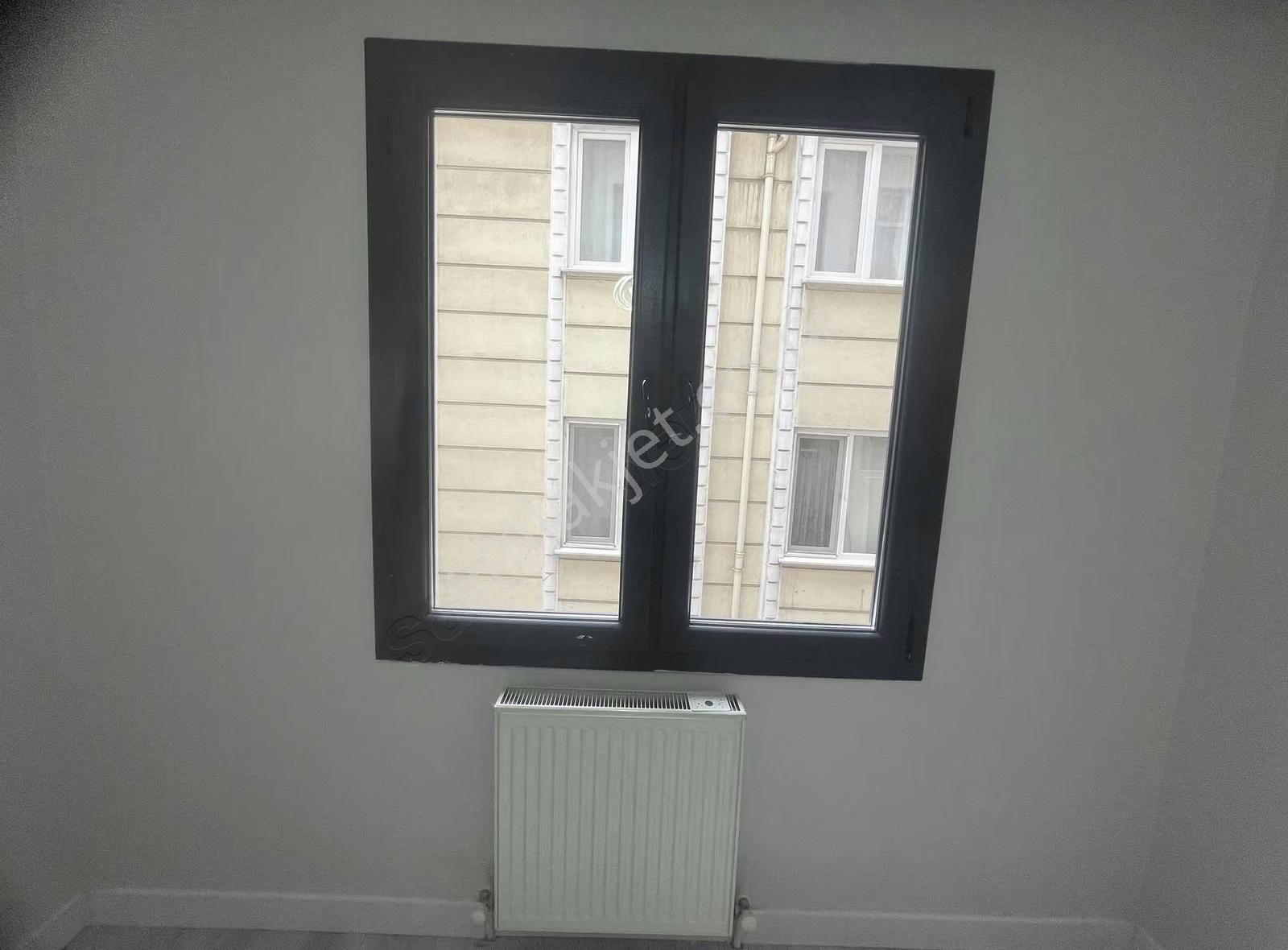 Cuma Pazarında 2+1 Kat 1 Asansör Ü Bina Da - Görsel 31