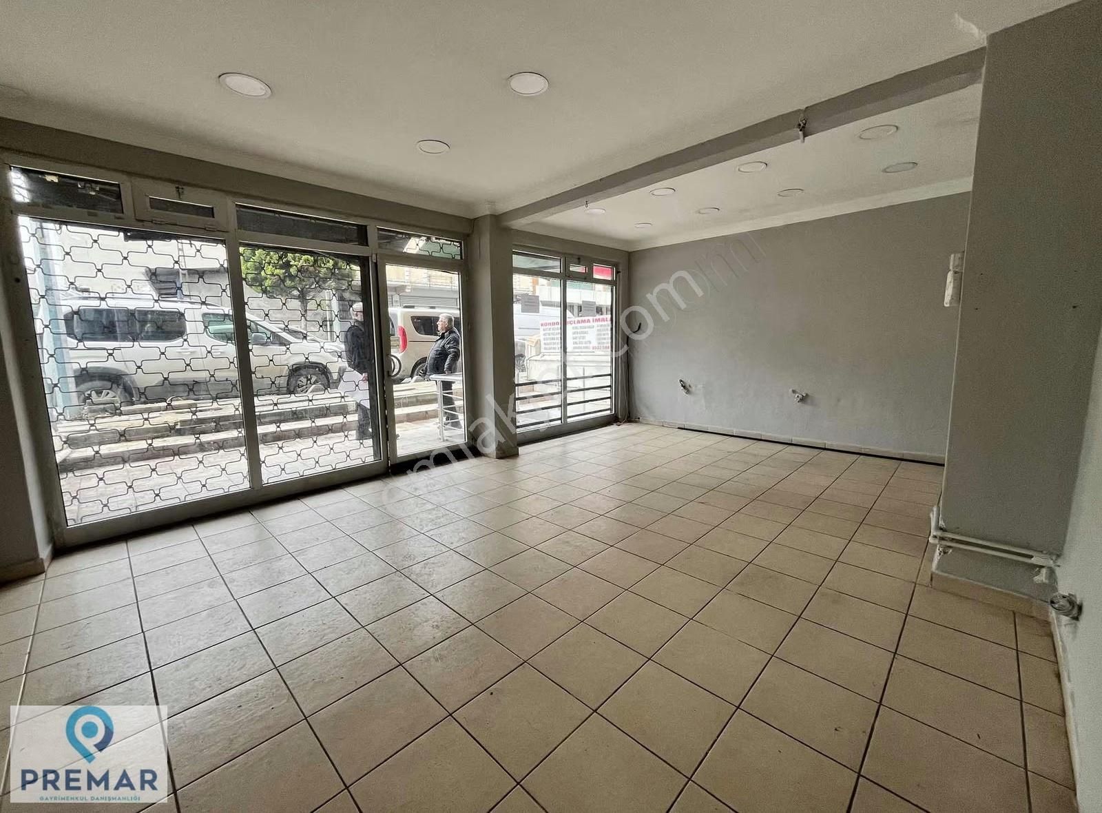 Premar'dan Yenibosna Merkezde Kiralık 160 M2 Dükkan - Görsel 2