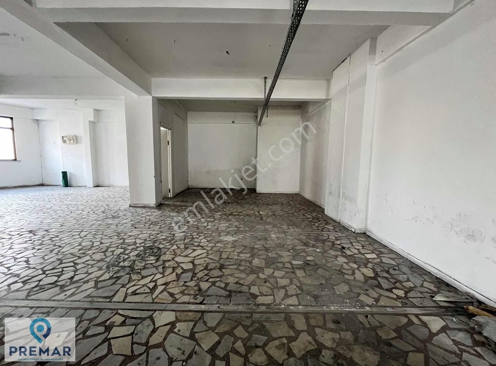 Yenibosna Merkez Mithatpaşa Caddesi Üzerinde Kiralık 400 M2 - Görsel 7