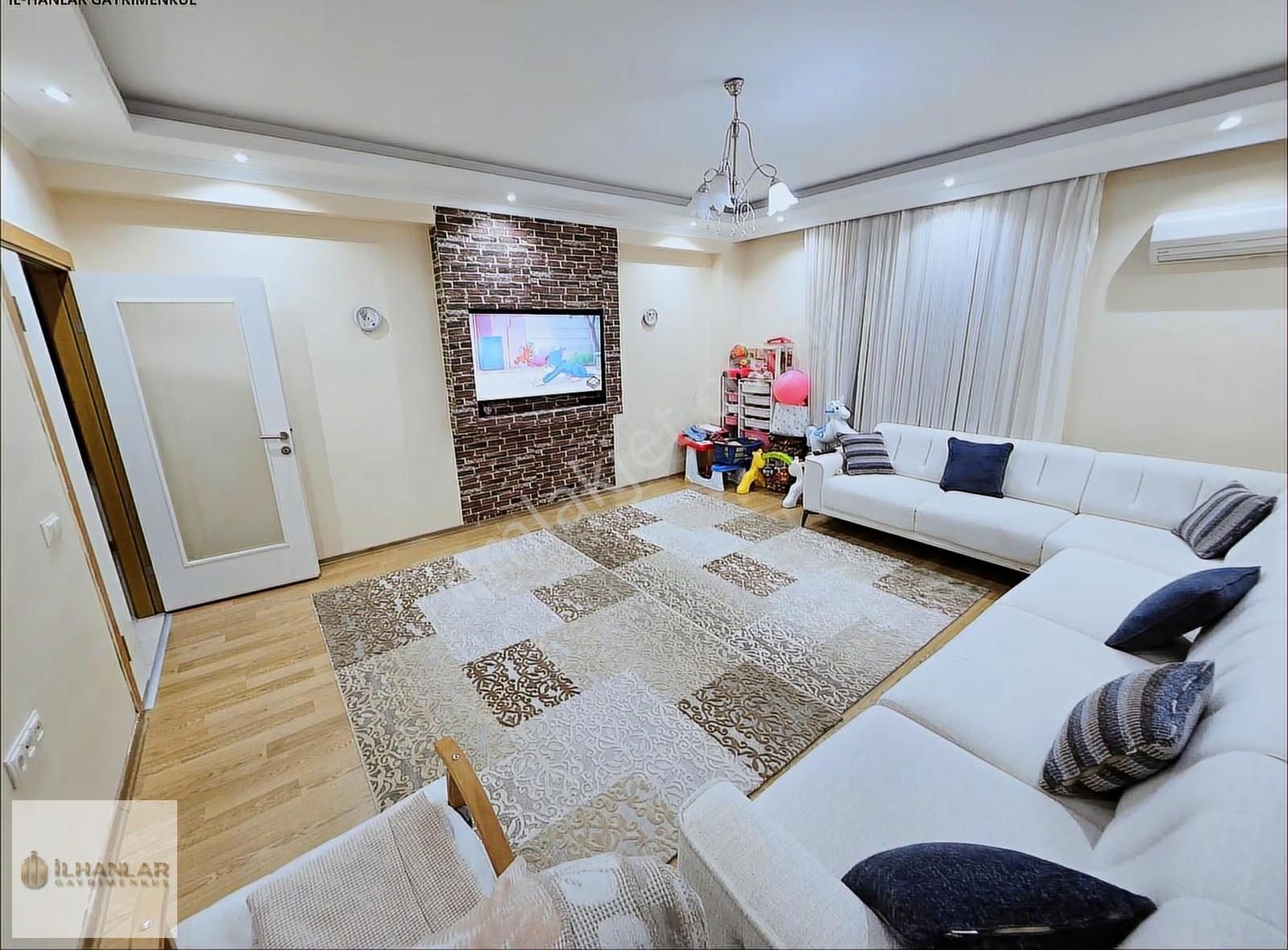 Ayvalı Mah.avm Yakını Cadde Üzeri Metro Ring Güzergahı Ara Katta