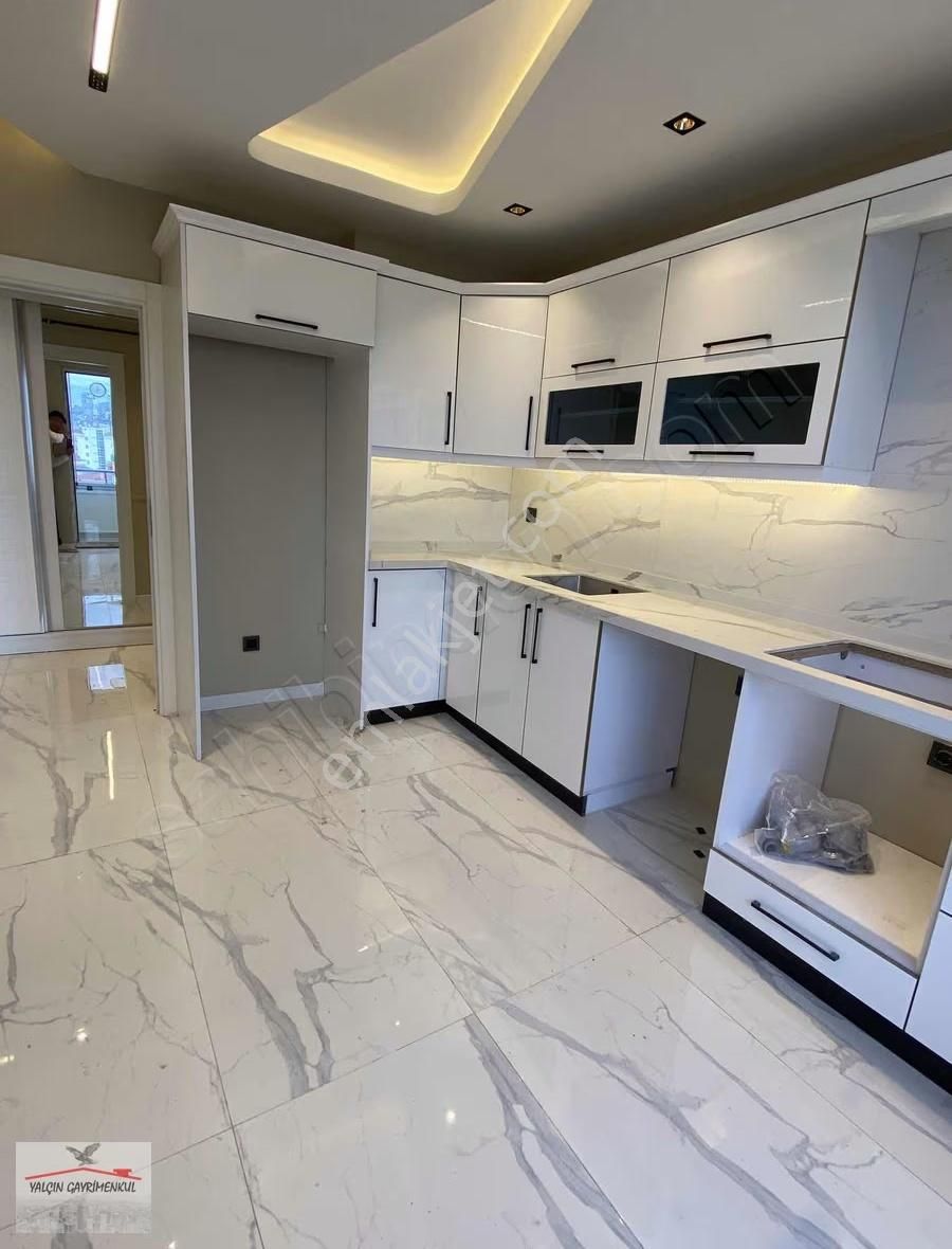 Atakent'te Muhteşem Lokasyonda Deniz Manzaralı Satılık 3+1 - Görsel 13