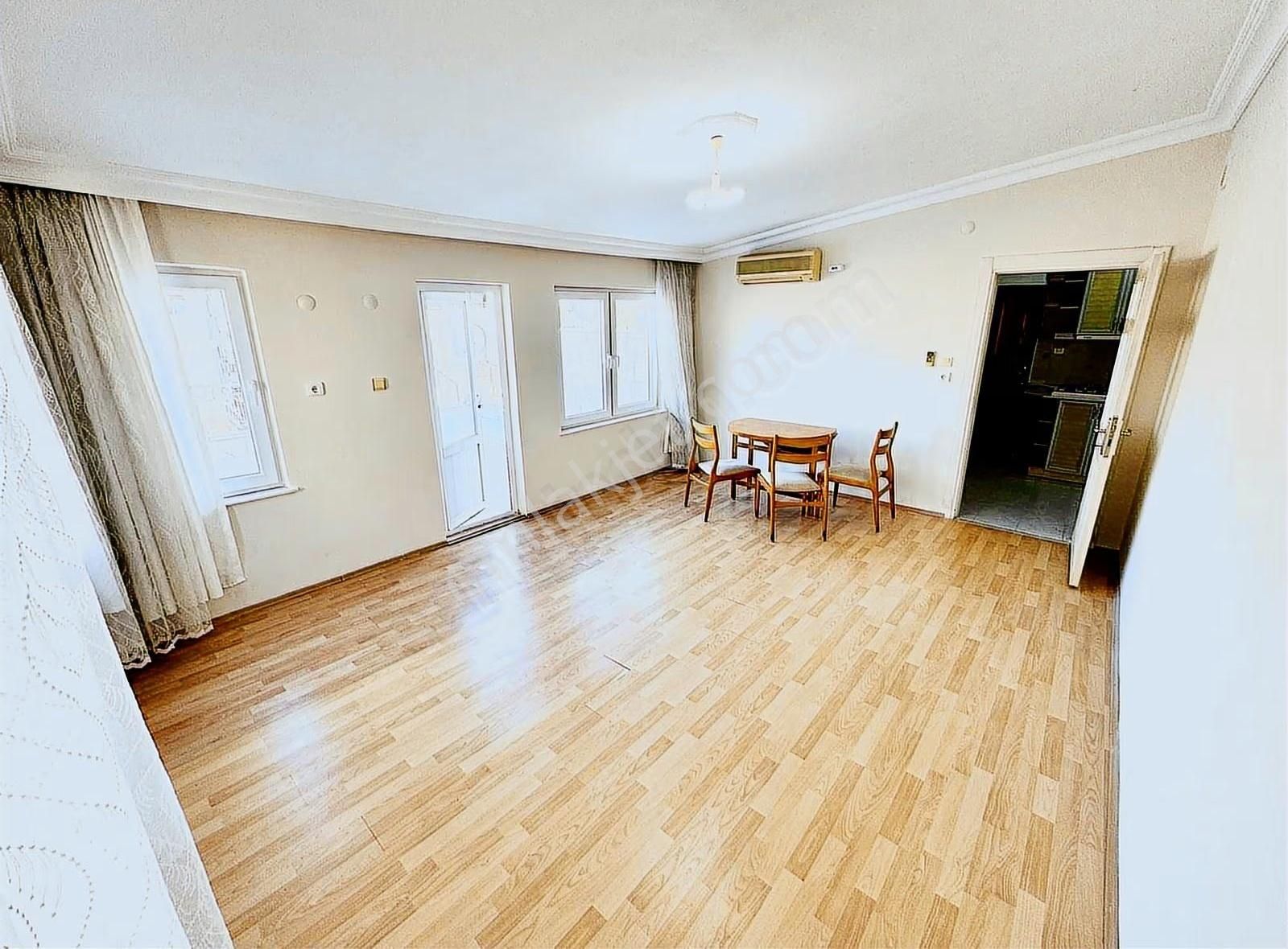 Geniş Boş 1+1 Teraslı Daire