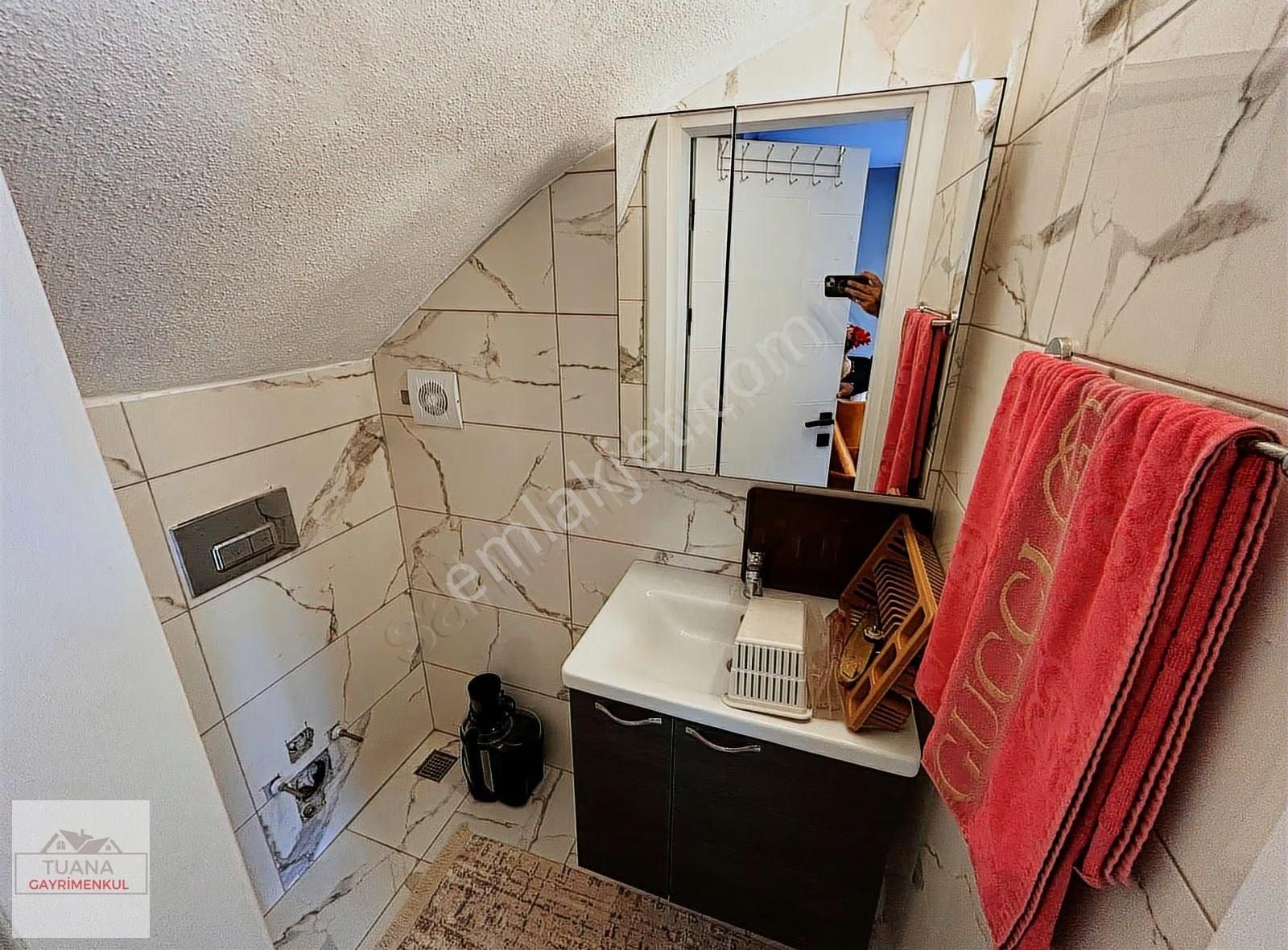 Tuana Emlak'tan Gülpınar'da Eşyalı 3+1 Kiralık Daire - Görsel 3