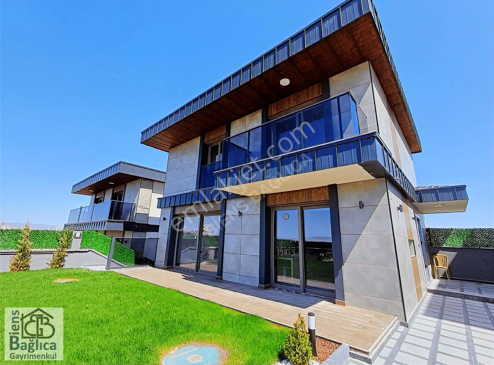 Biens Ten Takaslı 5+1 Çift Bahçeli Hamamlı Geniş Peyzajlı Villa - Görsel 3