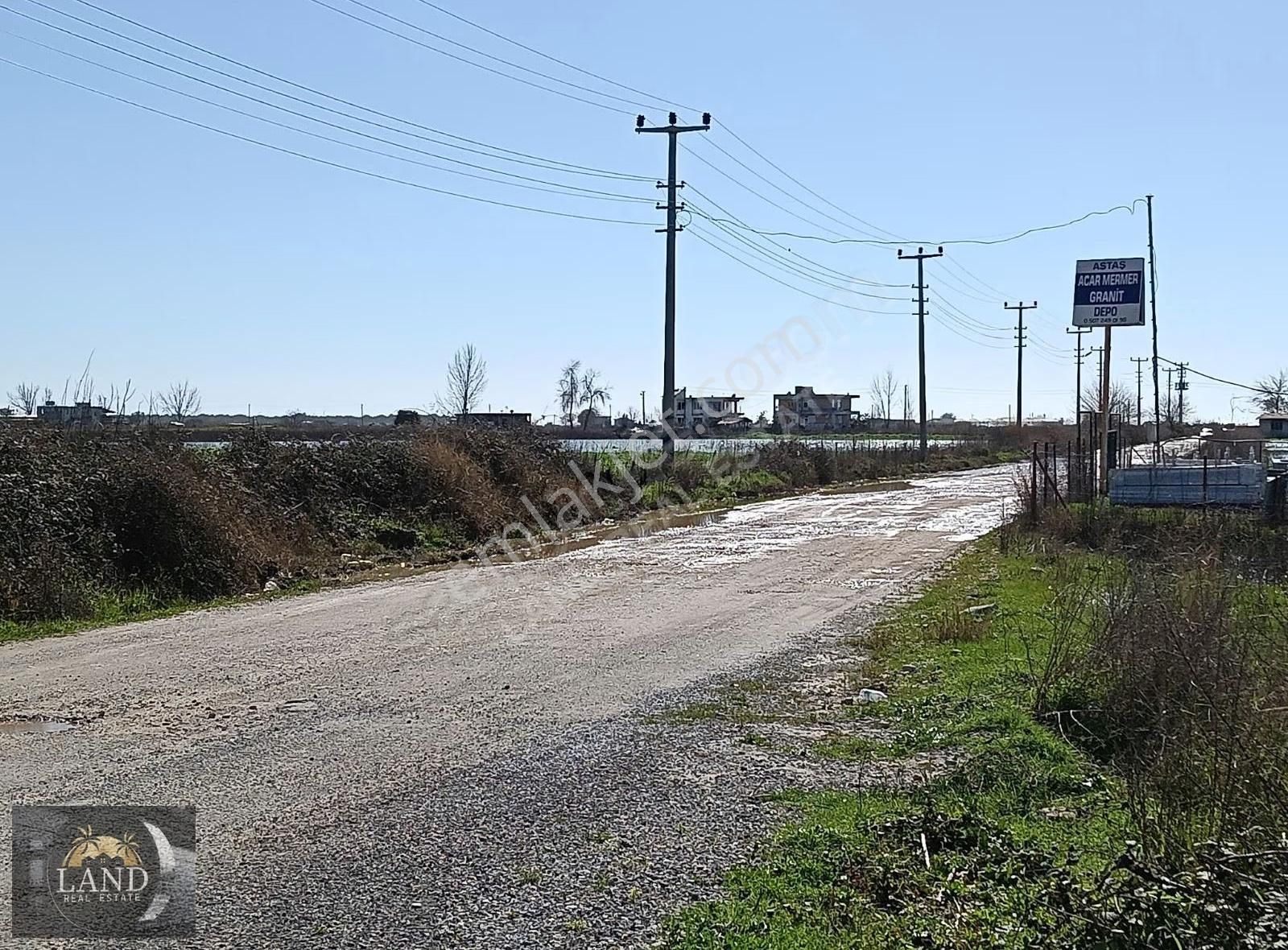 Ulualan'da Asfalt Cephe Fırsat Tarla - Görsel 12