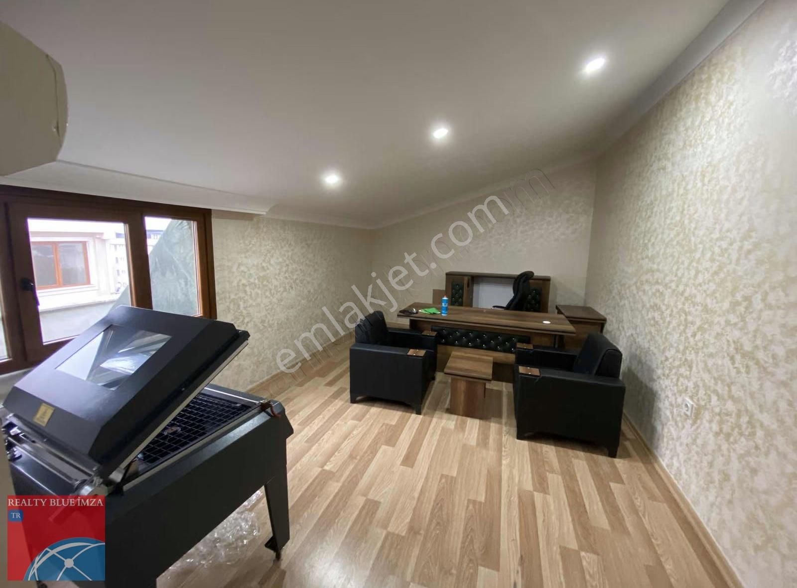 Çekmeköy'de Orman Manzaralı, Açılıp Kapanır Teraslı Dublex Daire - Görsel 2