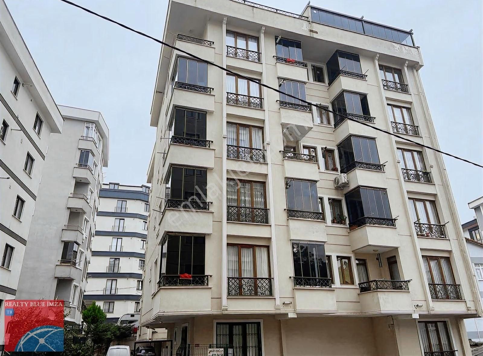 Çekmeköy'de Orman Manzaralı, Açılıp Kapanır Teraslı Dublex Daire