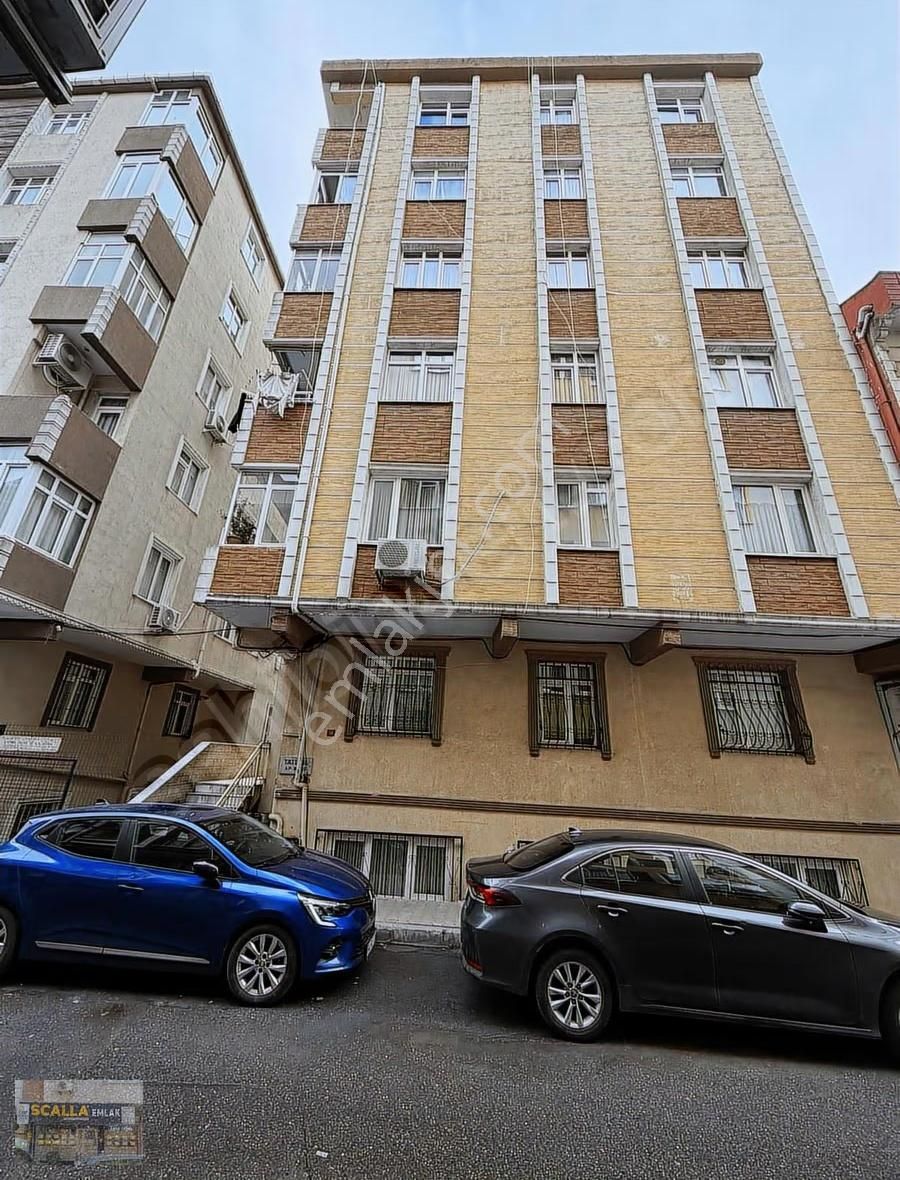 Yeşilova Mah Metrobüse 2 Dakika 2+1 Satılık Düz Giriş Daire