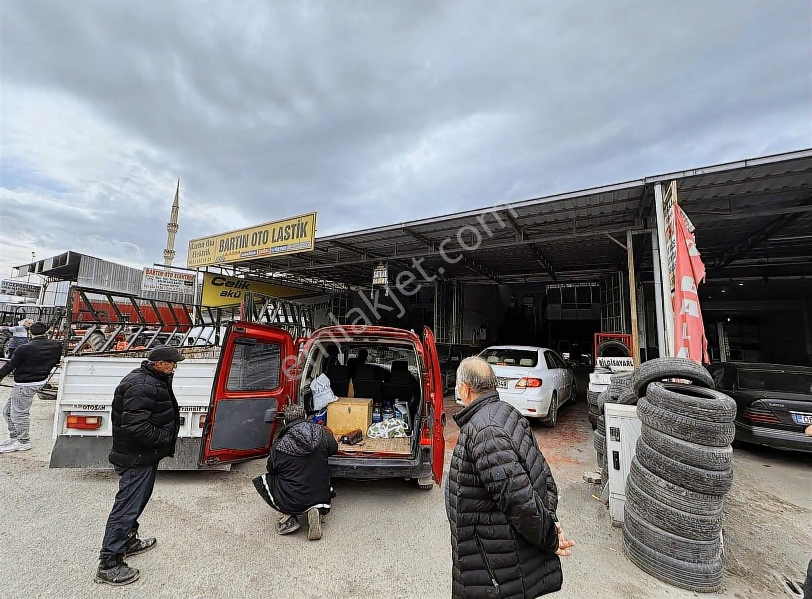 Kasdal Gayrimenkulden Çarşamba Sanai Sinde Satılık Dükkanlar
