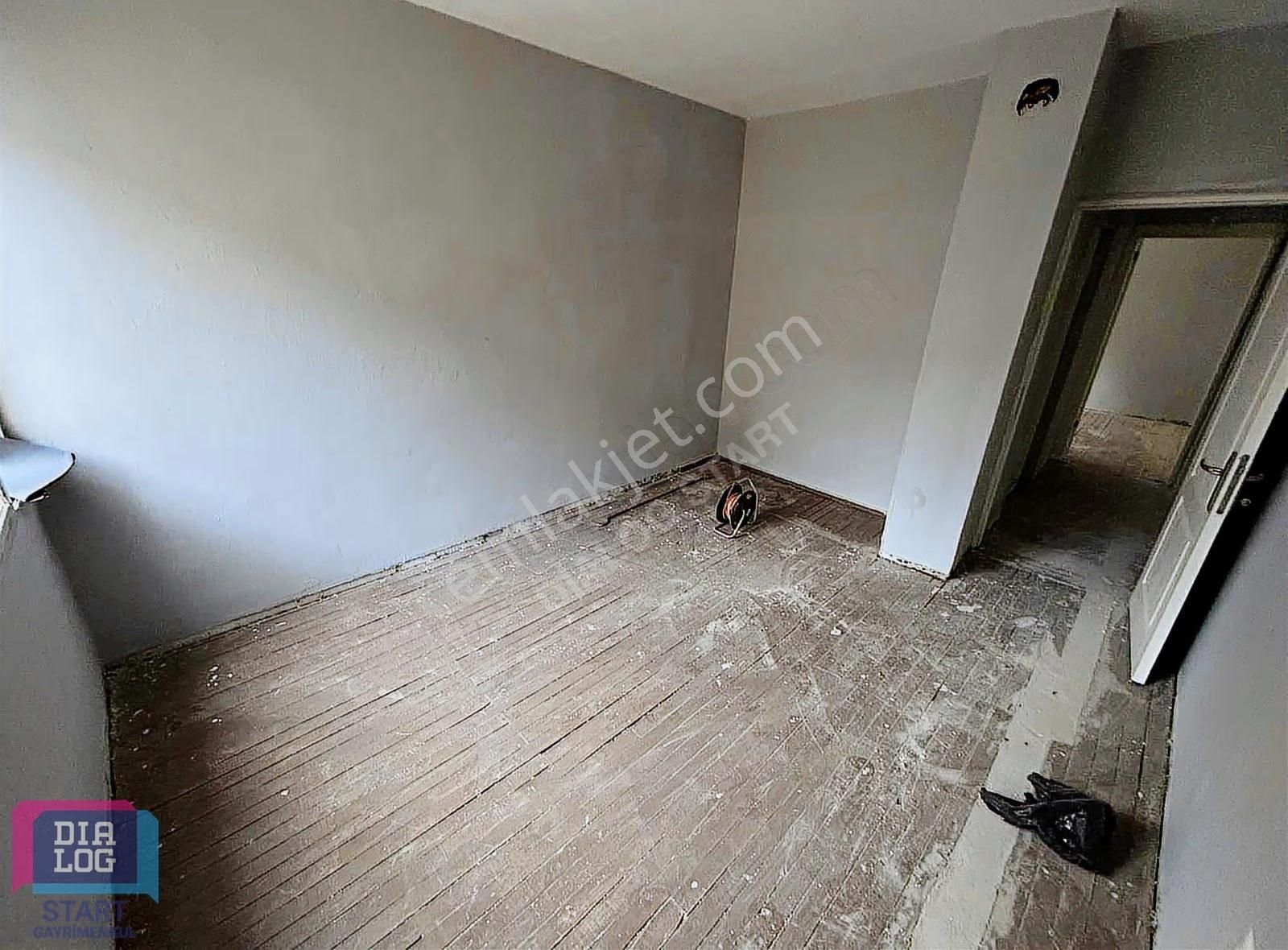 Bornova Erzene Mahallesi Kapalı Mutfak Arakat Daire - Görsel 5