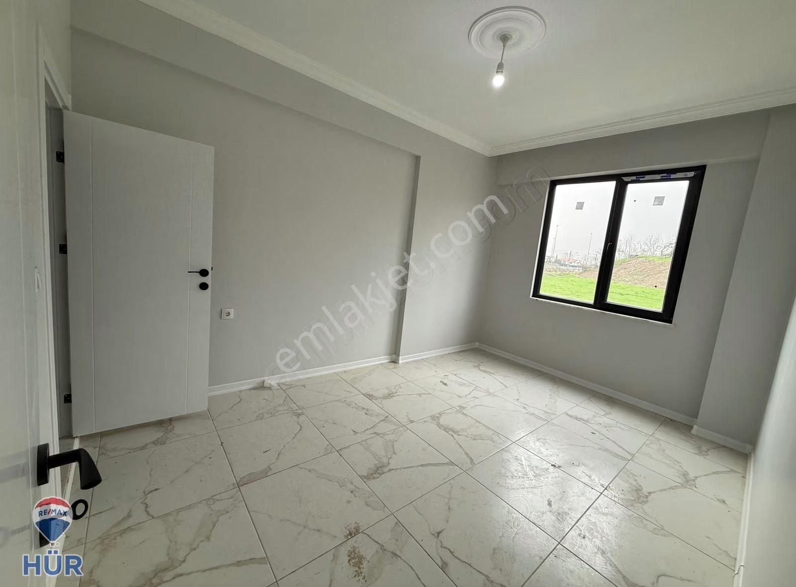 Ömer İnan Remax Hür Neviye Mah. 2+1 100m2 Kiralık Daire - Görsel 13