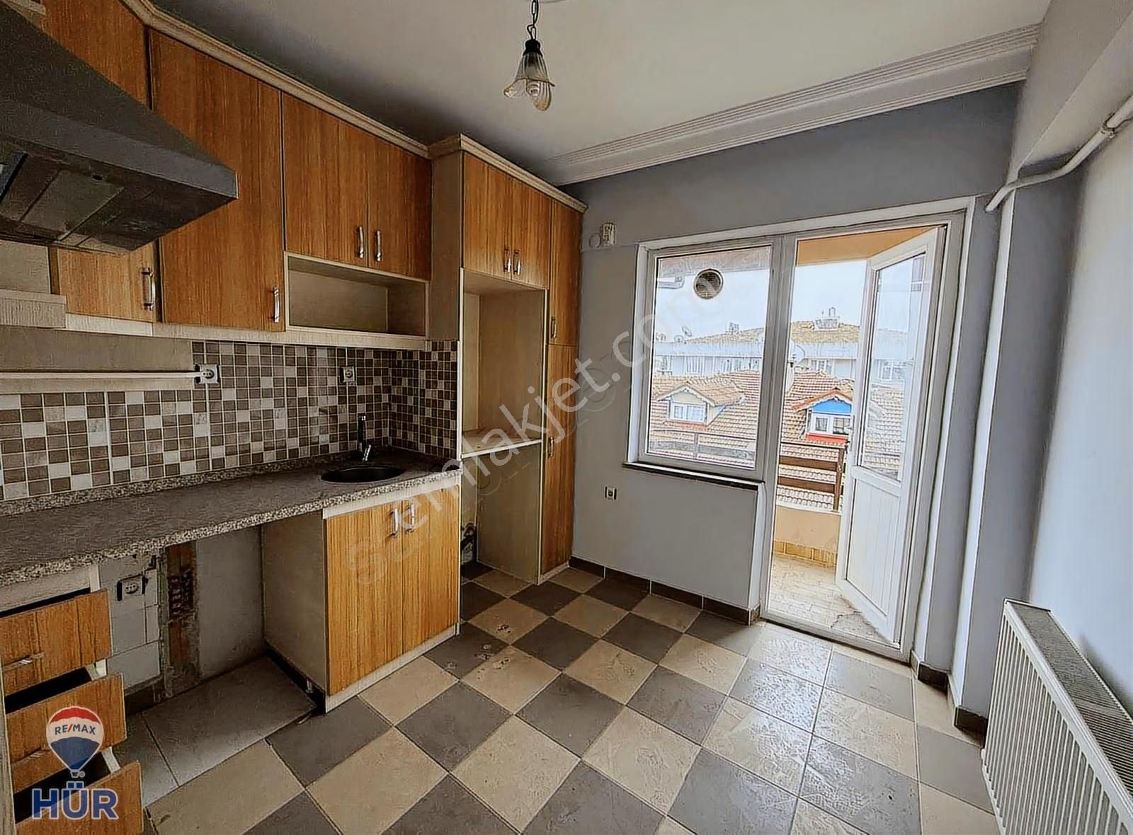 Remaxhür Cemıl Çalışkan'dan Adapazarı Yenıgün Mah. Kıralık Daıre - Görsel 12
