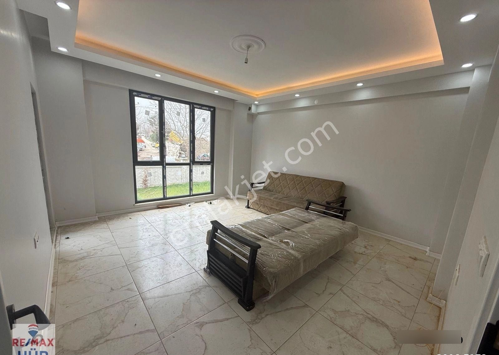 Ömer İnan Remax Hür Neviye Mah. 2+1 100m2 Kiralık Daire - Görsel 3