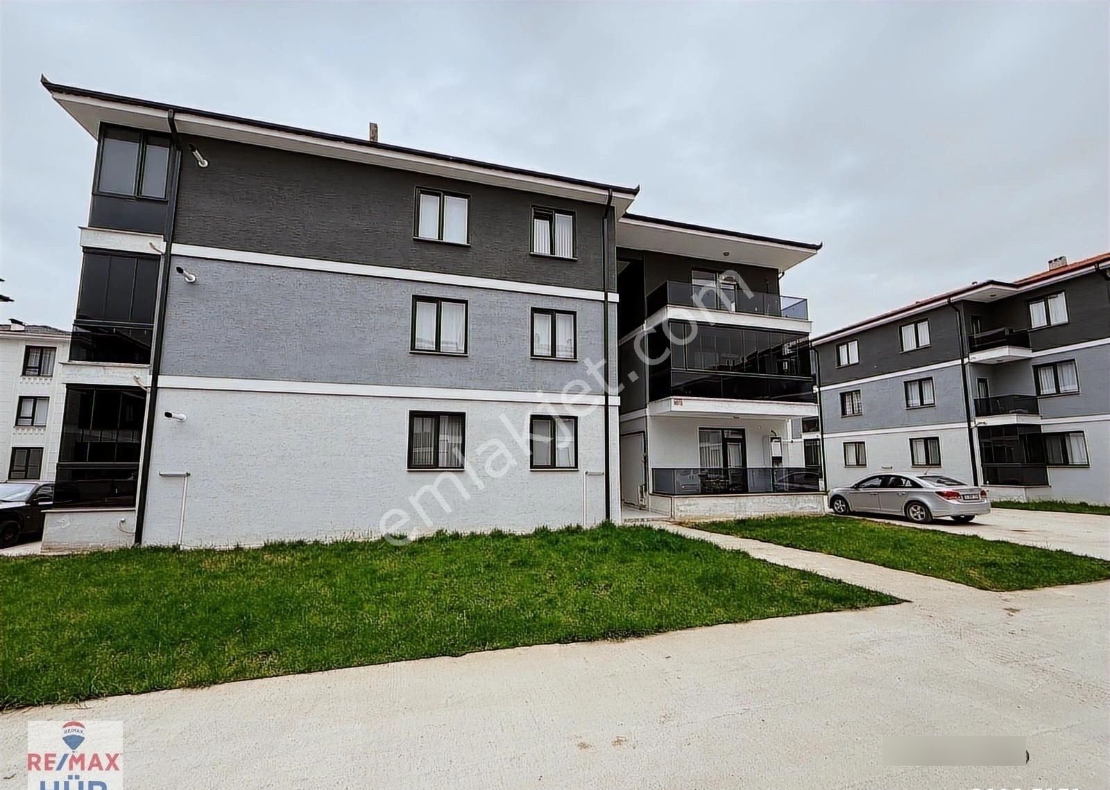 Ömer İnan Remax Hür Fatih Mah. 2+1 100m2 Sıfır Kiralık Daire