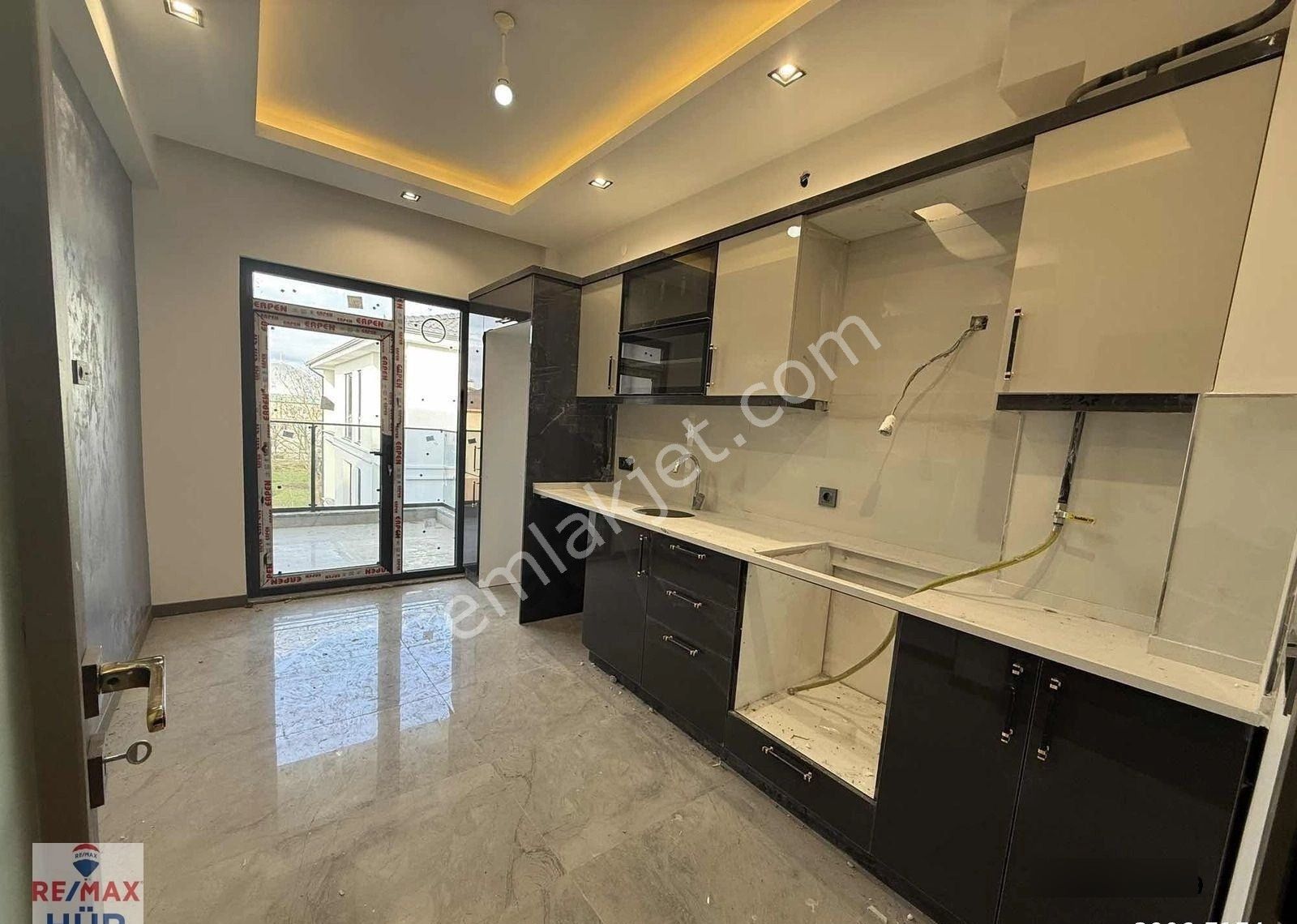 Ömer İnan Remax Hür Neviye Mah. 2+1 Satılık Sıfır 3.cü Kat Daire - Görsel 18