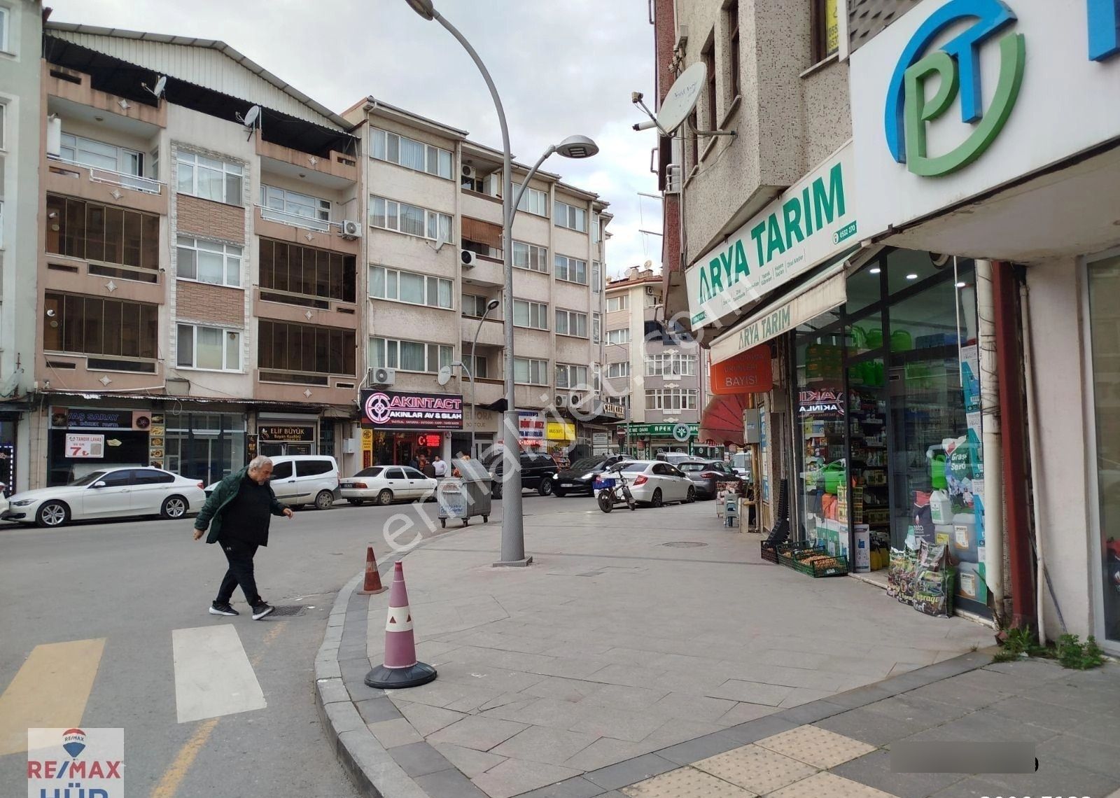 Remax Hür Yeşim Kara'dan Merkezde Teraslı Jakuzili Kiralık Dair - Görsel 11