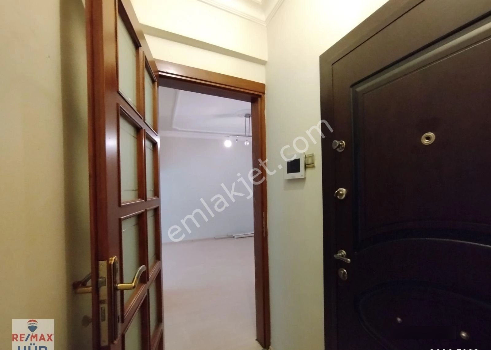 Remax Hür Yeşim Kara'dan Merkezde Teraslı Jakuzili Kiralık Dair - Görsel 8