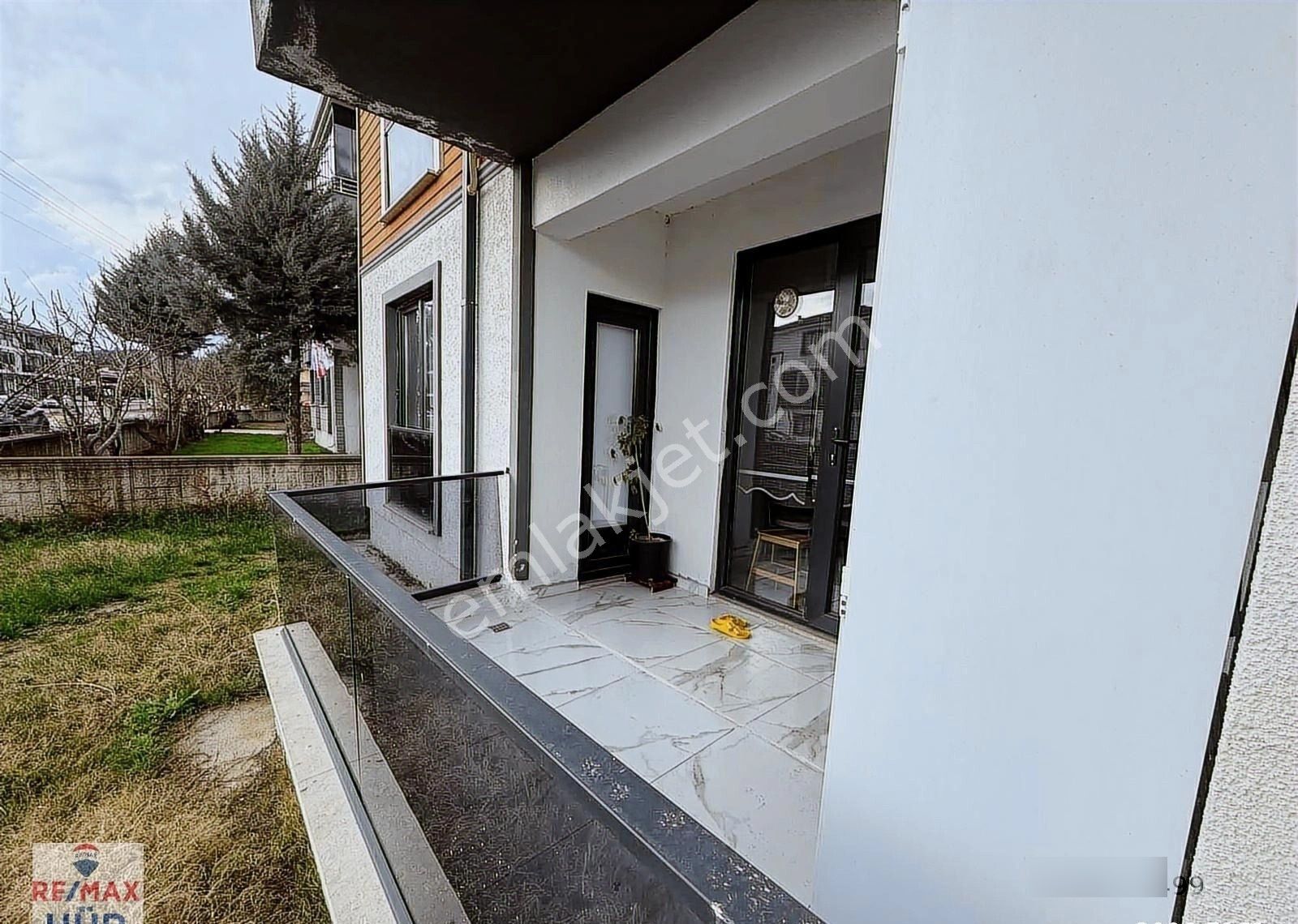 Ömer İnan Remax Hür Fatih Mah. 3+1 Site İçi Güney Cephe Daire - Görsel 2