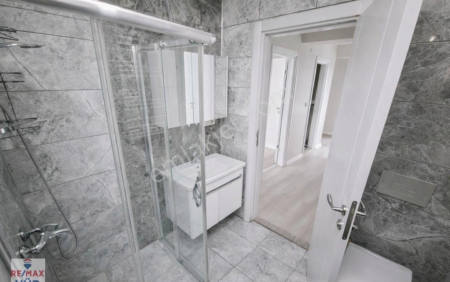 Remax Hür'den Serdivan'da Güvenlikli Sitede Satılık 3+1 Daire - Görsel 9