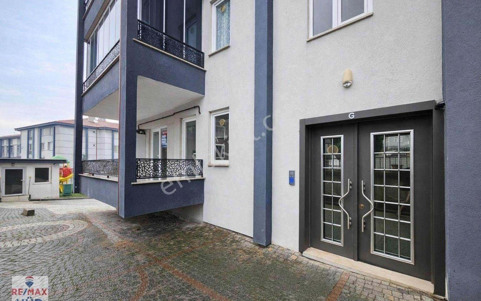 Remax Hür'den Serdivan'da Güvenlikli Sitede Satılık 3+1 Daire - Görsel 12