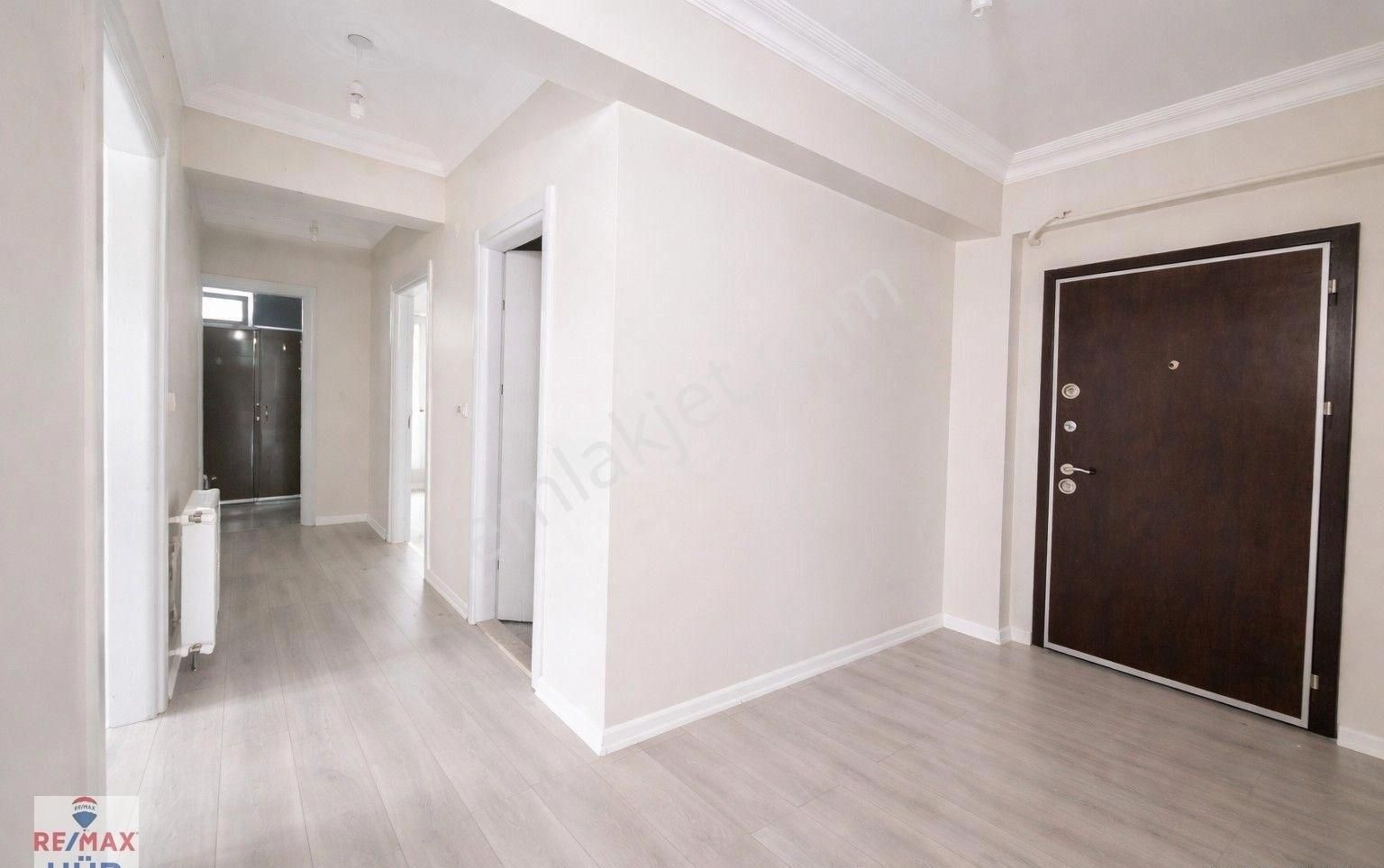 Remax Hür'den Serdivan'da Güvenlikli Sitede Satılık 3+1 Daire - Görsel 11