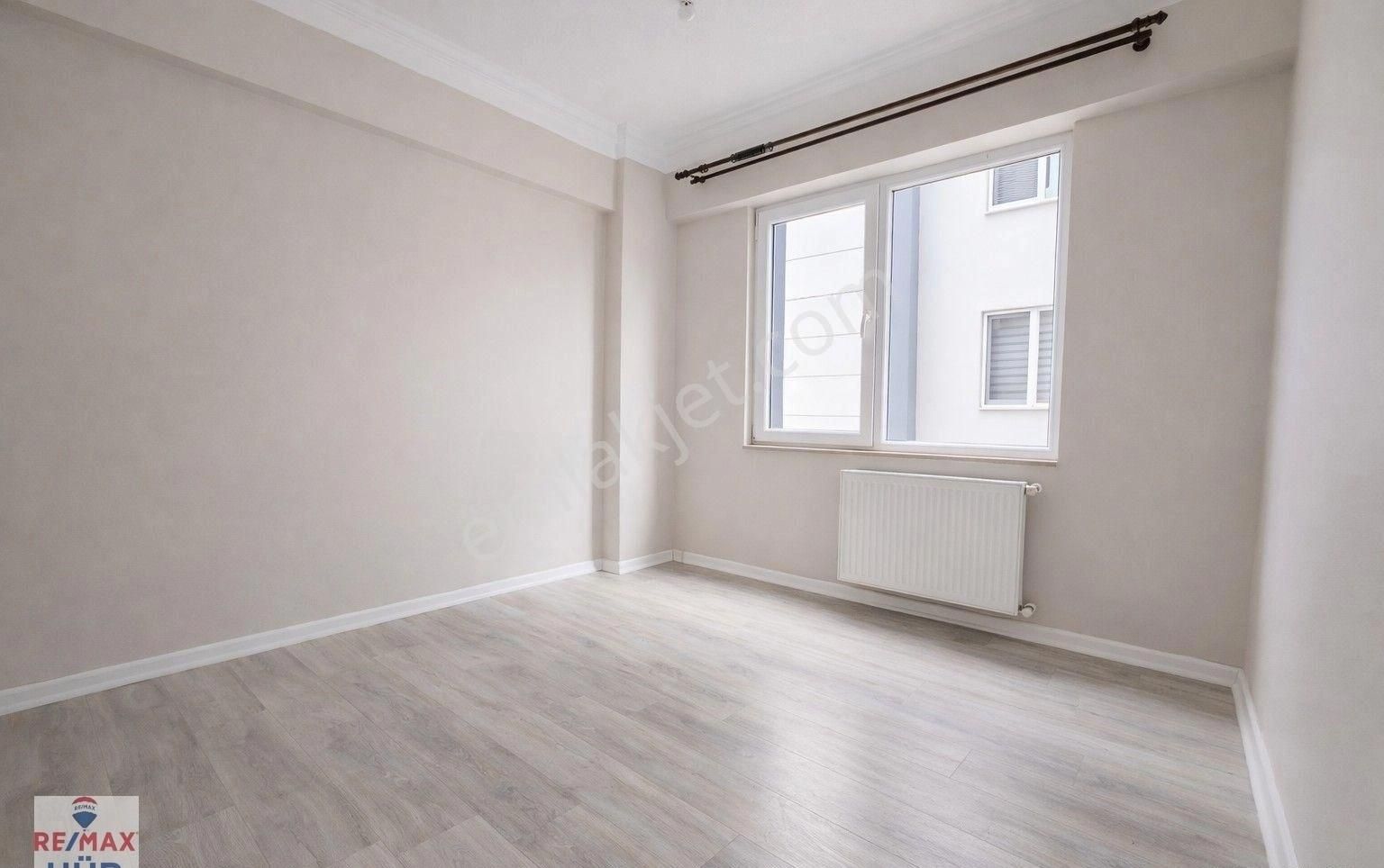 Remax Hür'den Serdivan'da Güvenlikli Sitede Satılık 3+1 Daire - Görsel 24