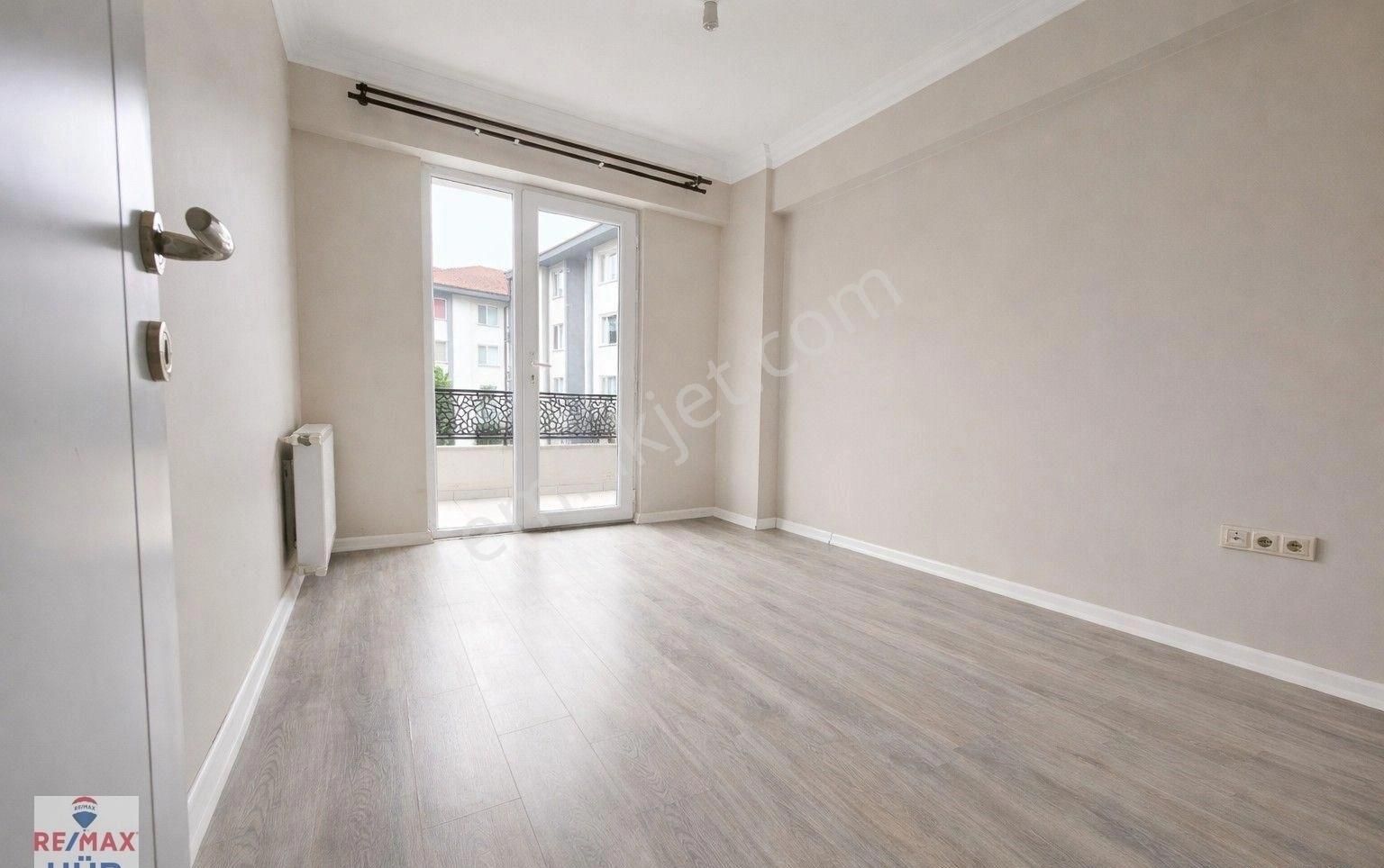 Remax Hür'den Serdivan'da Güvenlikli Sitede Satılık 3+1 Daire - Görsel 4