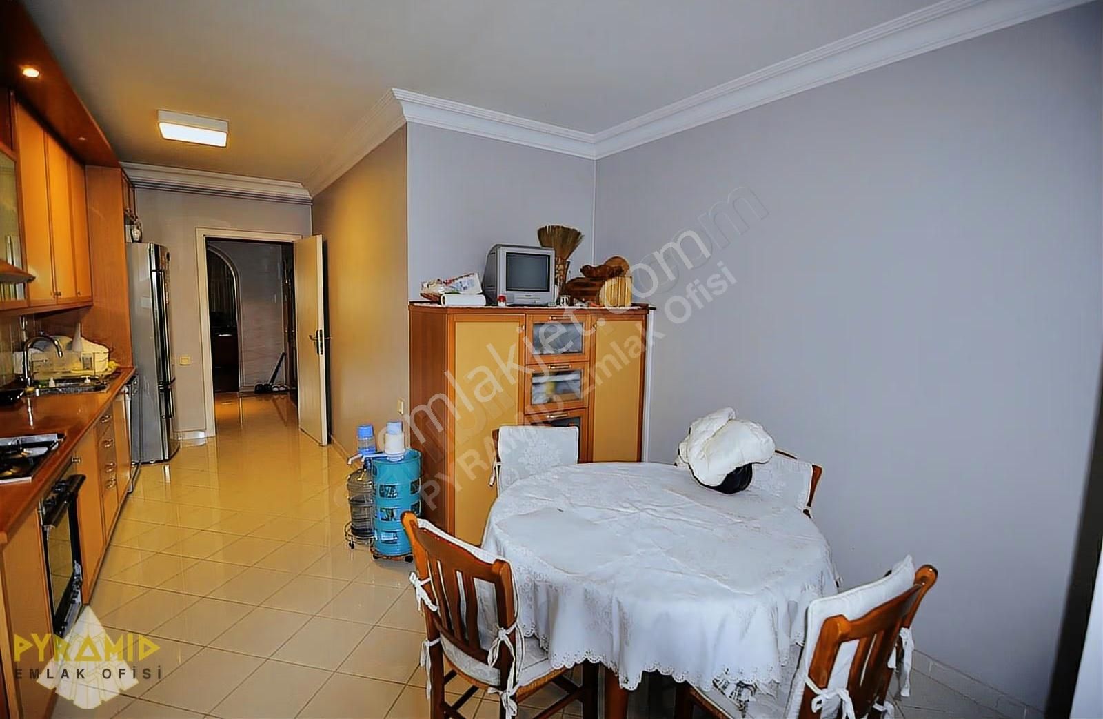 Pyramıd'den Ataköy 7-8 Gazi Sitesi Eşsiz Konumlu Boş 3+1 Daire - Görsel 13