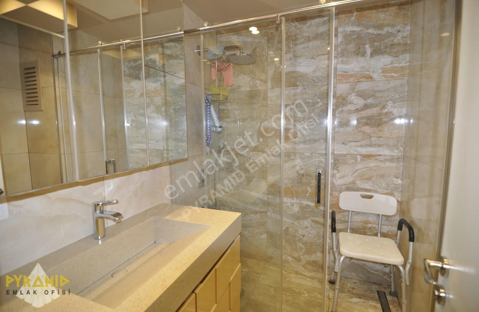 Pyramıd'den Ataköy 7-8 Gazi Sitesi Eşsiz Konumlu Boş 3+1 Daire - Görsel 11