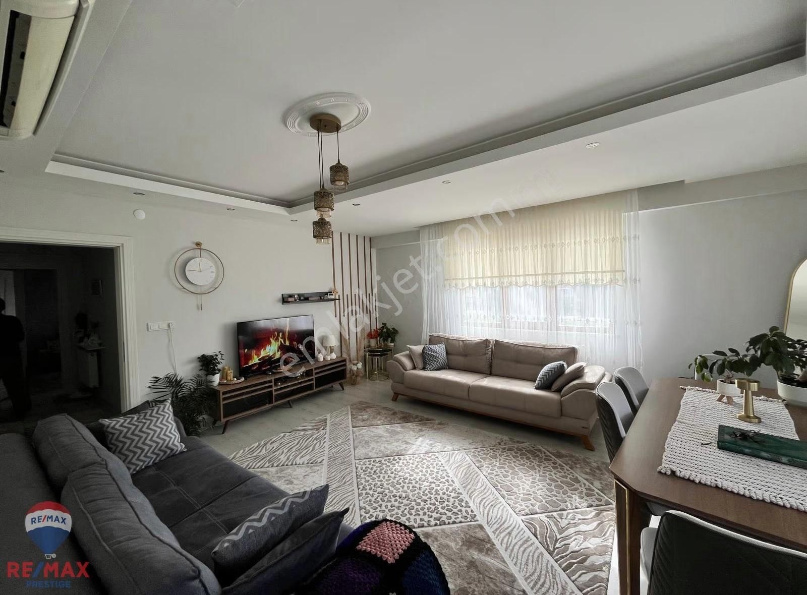 Esentepe Anayol Üzeri 4+1 Dairemiz Satılıktır