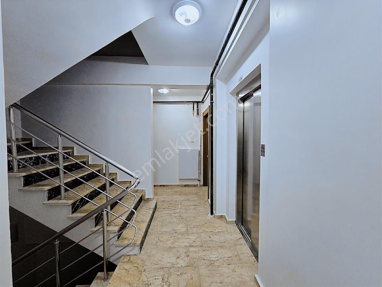 Sancaktepe Kapalı Otoparklı Metroya Yakın 2+1 Kiralık Daire - Görsel 19