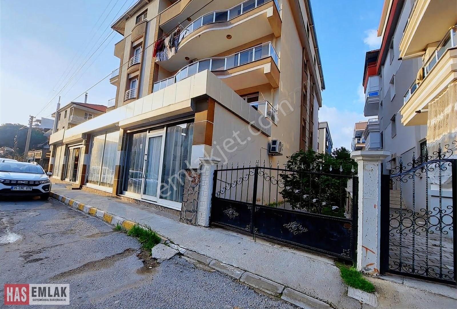 İzmir Menemen İsmet İnönü Mah 3+1 Satılık Daire