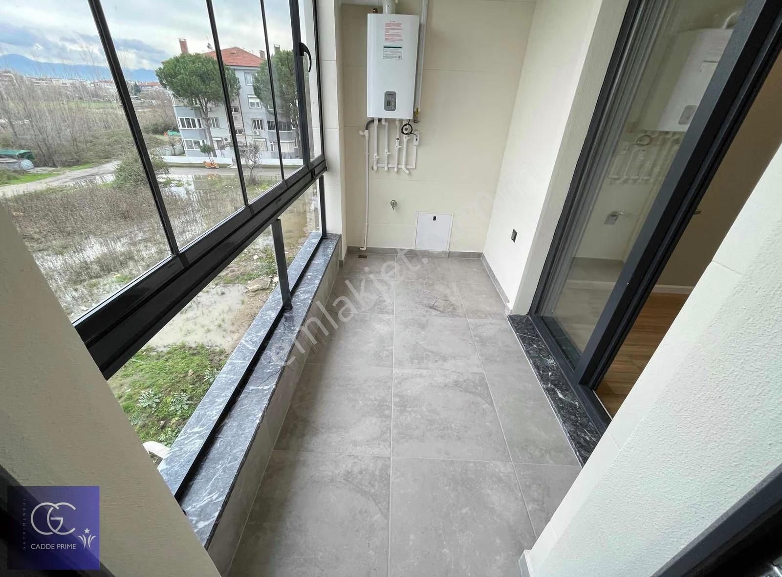 Cadde'den Sıfır Sahile 200 Mt Ayrıcalıklı 1+1 Satılık Daire - Görsel 2