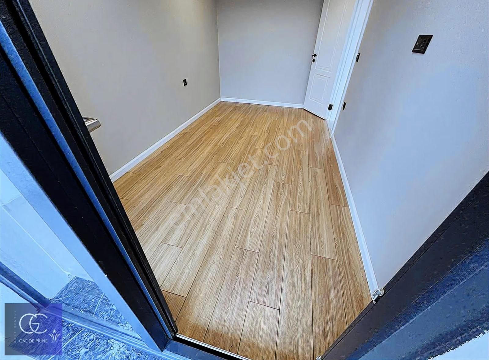 Cadde'den Sıfır Sahile 200 Mt Ayrıcalıklı 1+1 Satılık Daire - Görsel 28