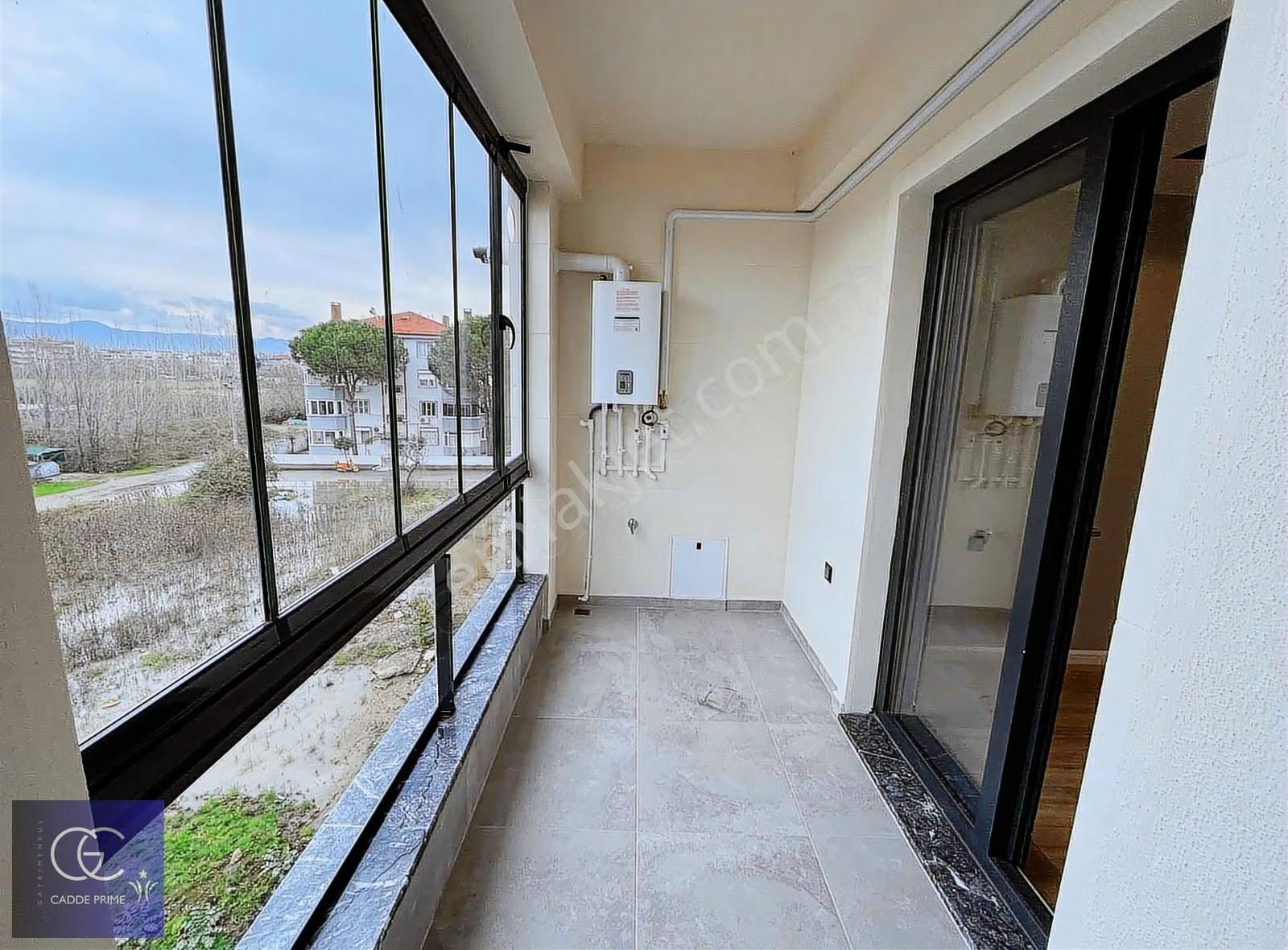 Cadde'den Sıfır Sahile 200 Mt Ayrıcalıklı 1+1 Satılık Daire - Görsel 6