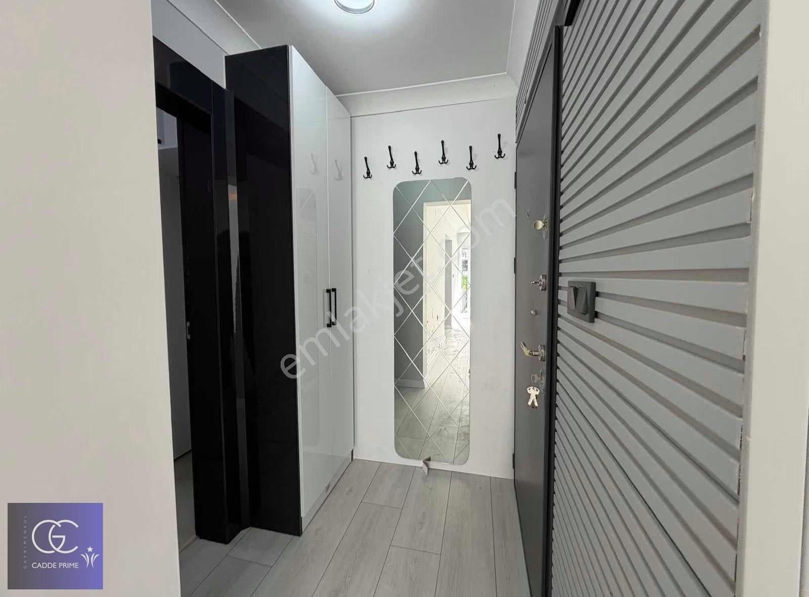 Cadde'den Sahile Adım Mesafesinde Bahçeli 2+1 Satılık Daire - Görsel 4