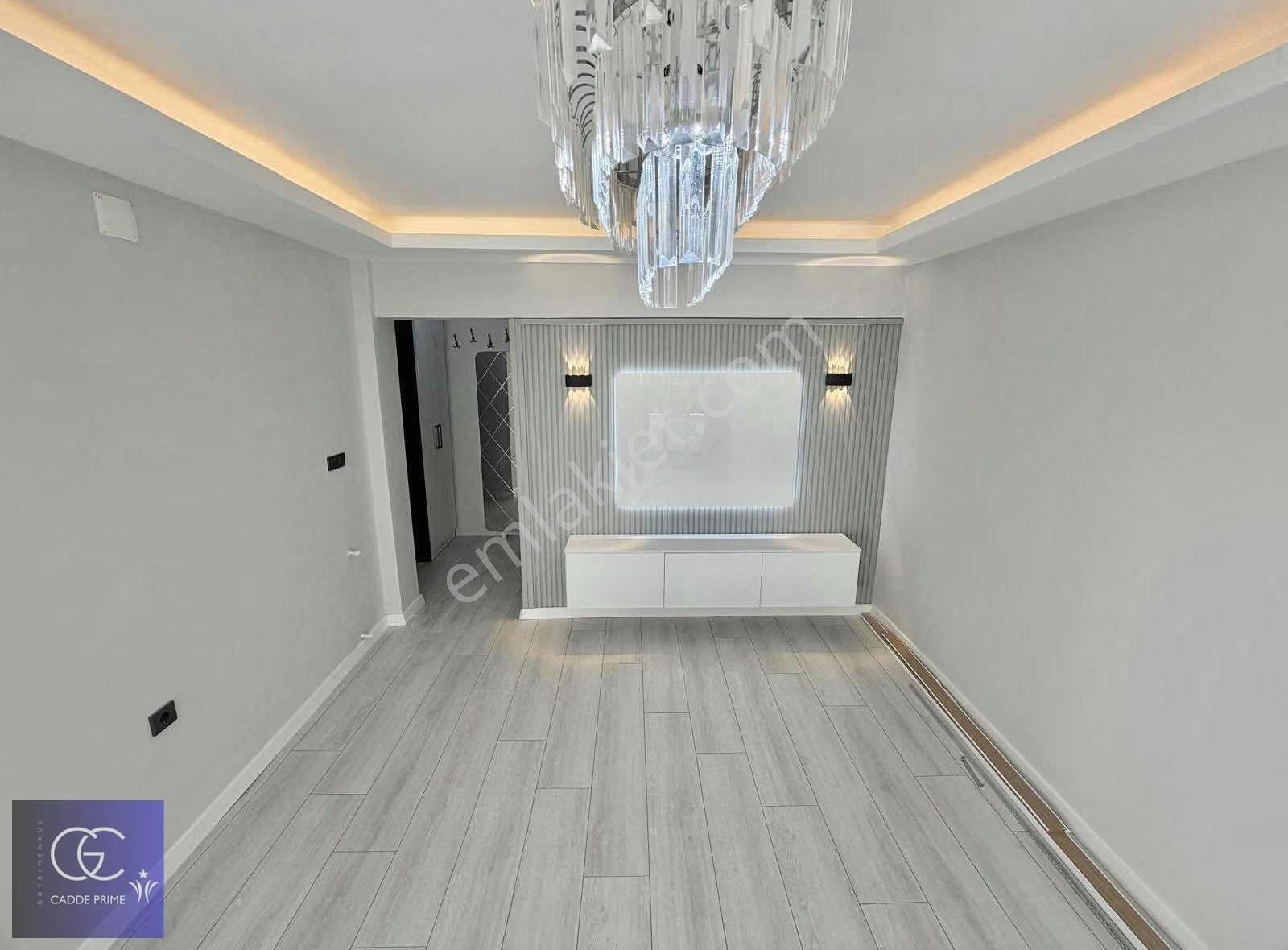 Cadde'den Sahile Adım Mesafesinde Bahçeli 2+1 Satılık Daire - Görsel 19