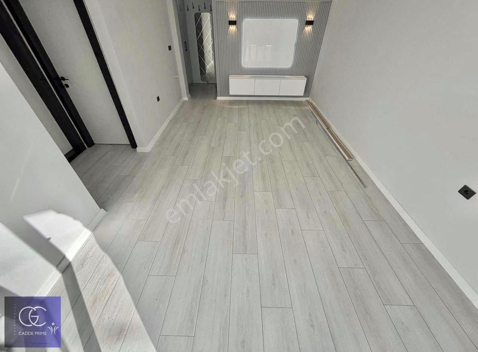 Cadde'den Sahile Adım Mesafesinde Bahçeli 2+1 Satılık Daire - Görsel 23
