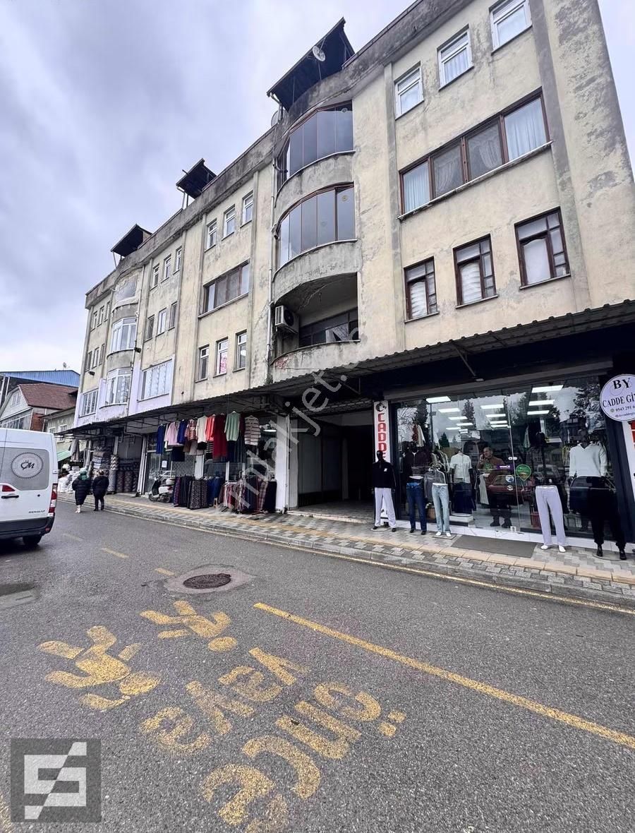 Sancak Emlaktan Çarşı Merkezde Satılık 3+1