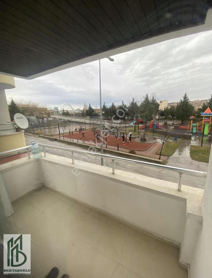 Gaziosmanpaşada 1. Kat 110 M² Eşyalı 2+1 |