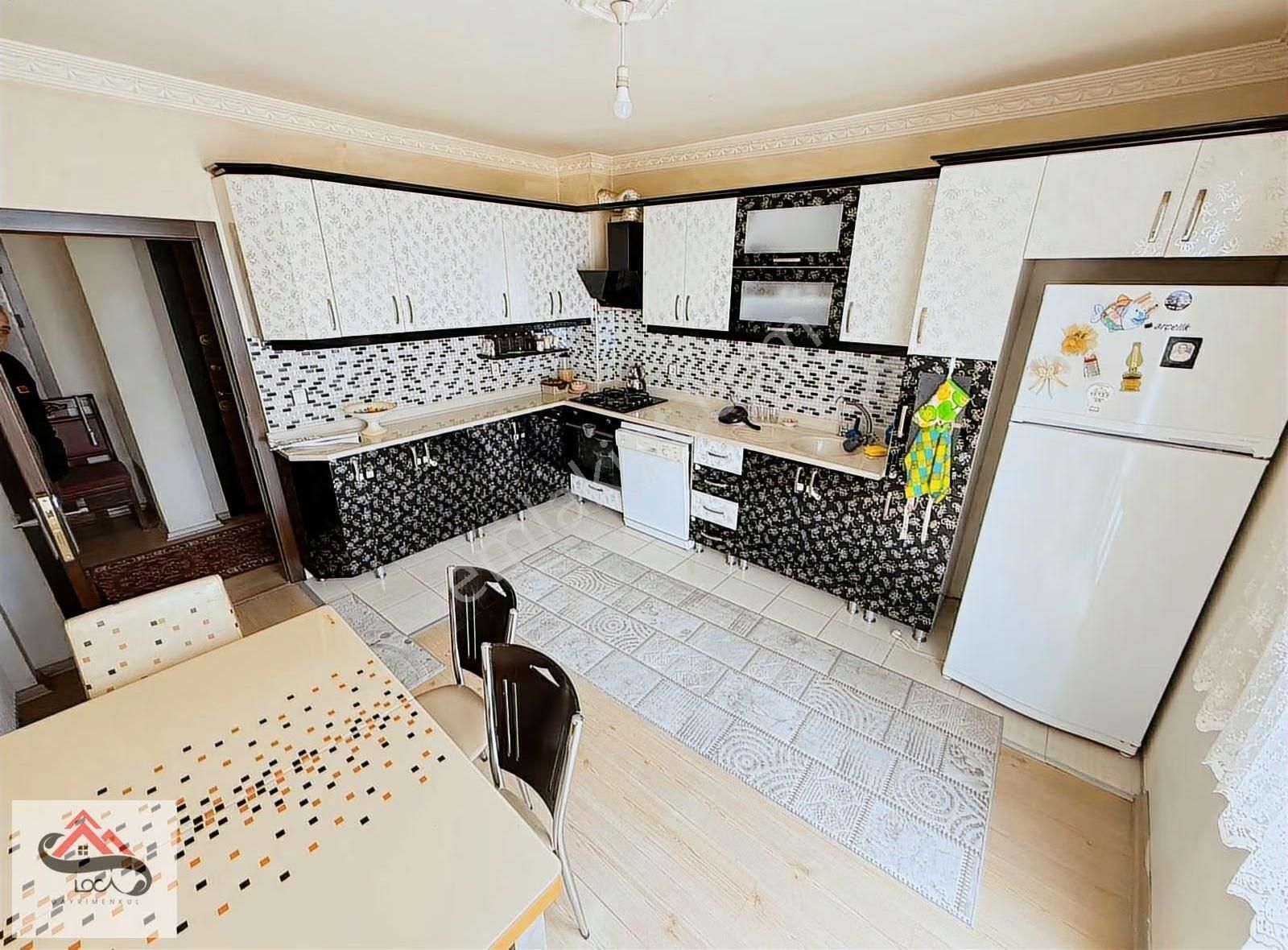 Ana Cadde Üzeri 2+1 Asansörlü Teraslı Full+full Eşyalı Kiralık