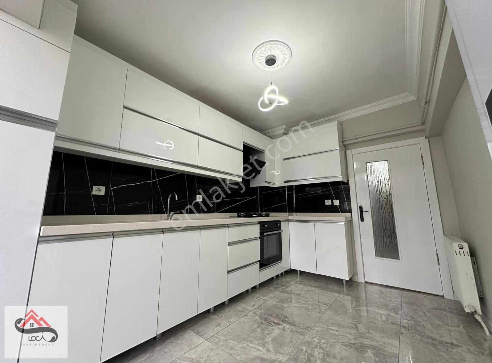 Loca'dan Selçuklu Mh. Ara Kat Cam Balkonlu, Köşe Daire Lüx 3+1!