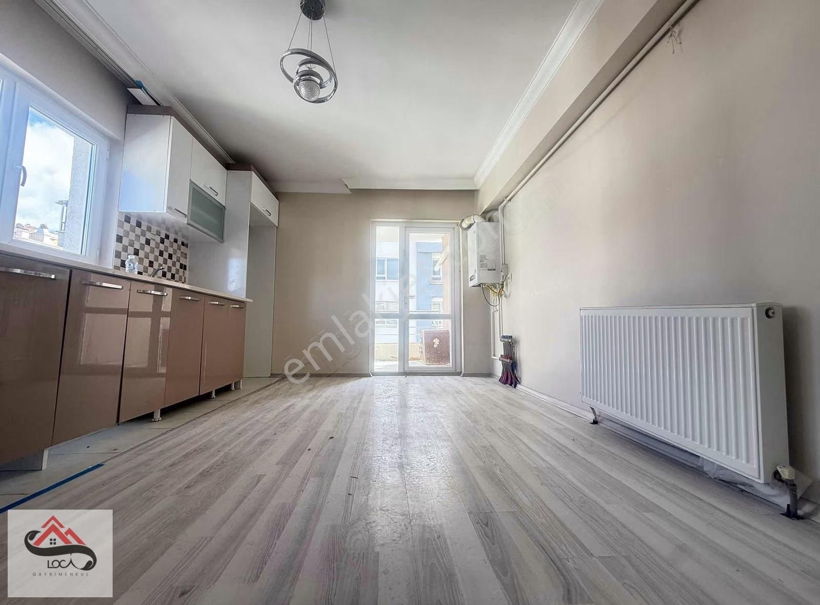 Ana Cadde Yakını 3+1 Site Daire Emsali 140m2 Net Kullanım Alanı