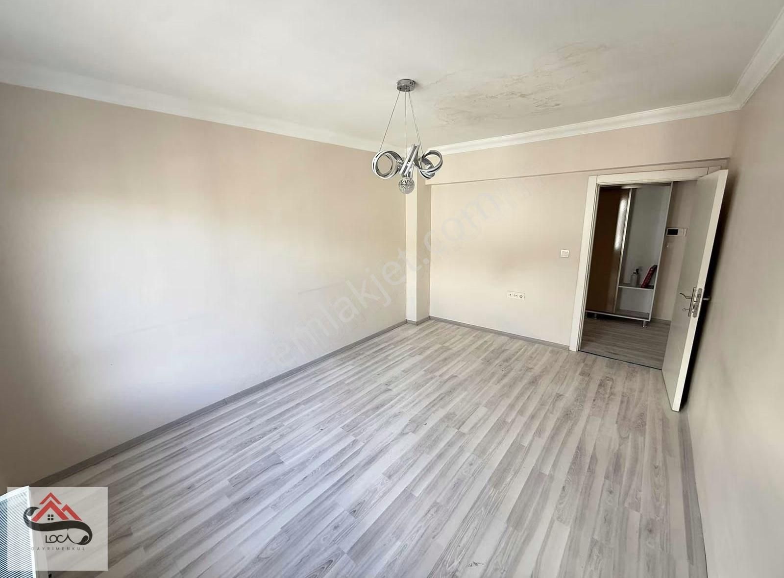 Ana Cadde Yakını 3+1 Site Daire Emsali 140m2 Net Kullanım Alanı - Görsel 21