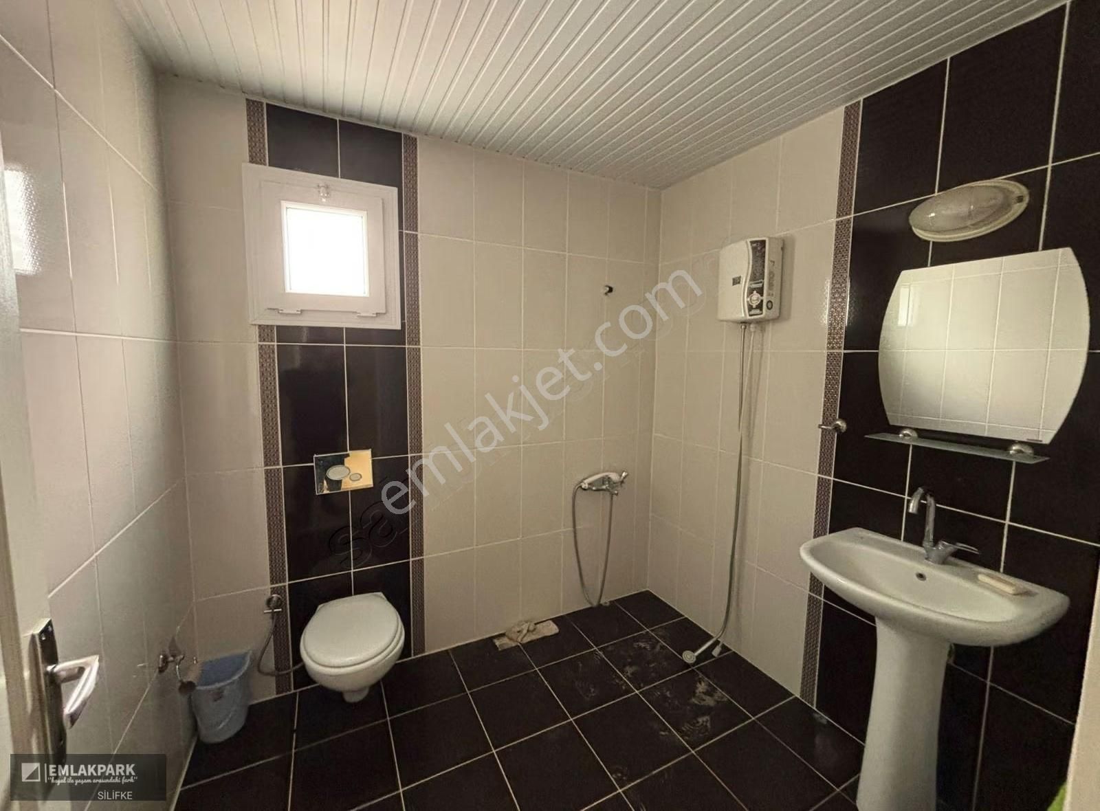 Emlakparkdan Satılık Taşucu Merkezde Geniş Daire - Görsel 7