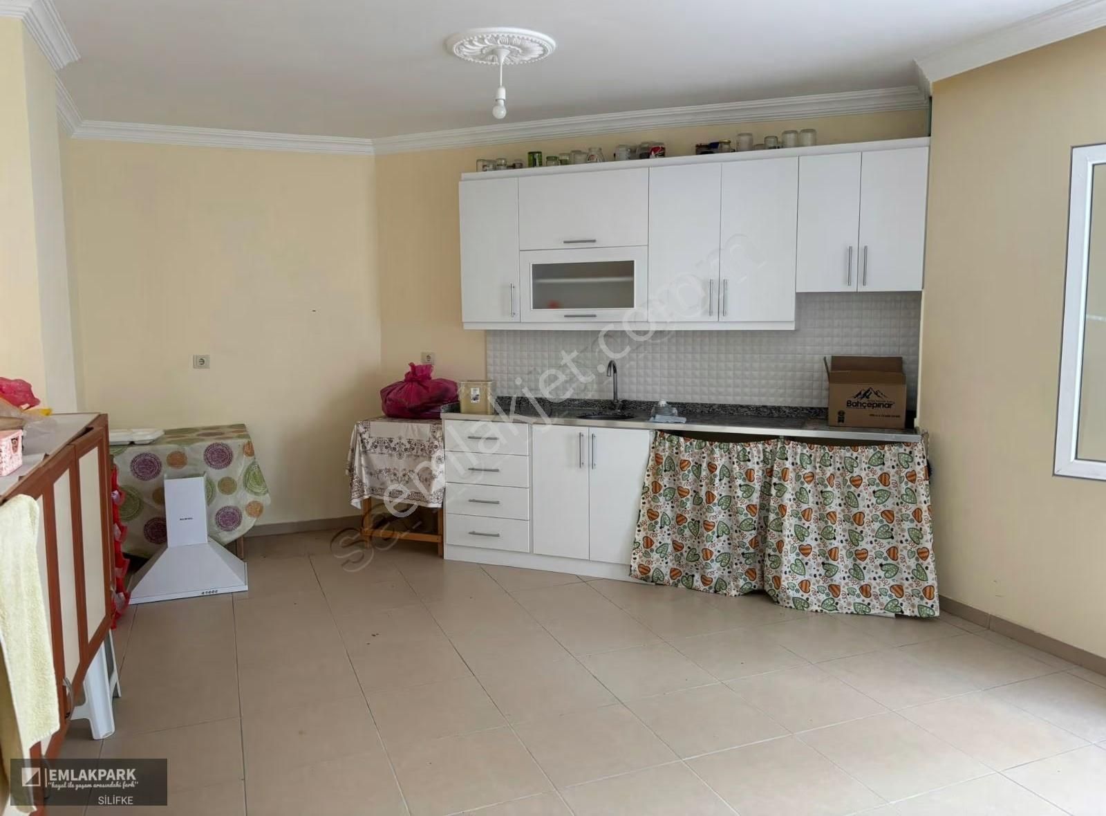 Emlakparkdan Satılık Taşucu Merkezde Geniş Daire - Görsel 2