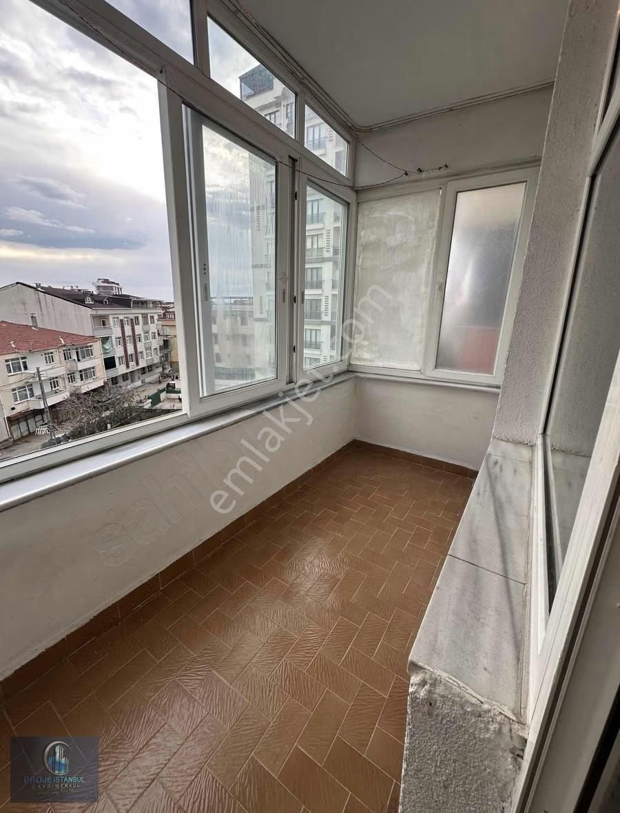 Yüksek Hisse Oranı İle Metroya Yakın Ara Kat Daire - Görsel 11